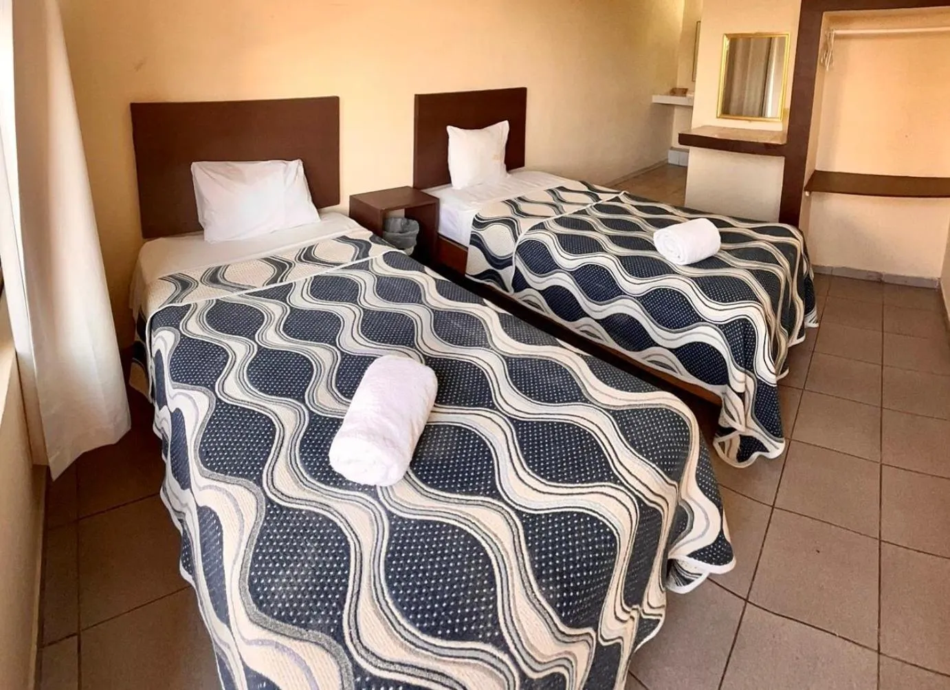 Photo of the whole room, Bed in Hotel Playa de Oro - Enfrente de WTC y Plazas Comerciales