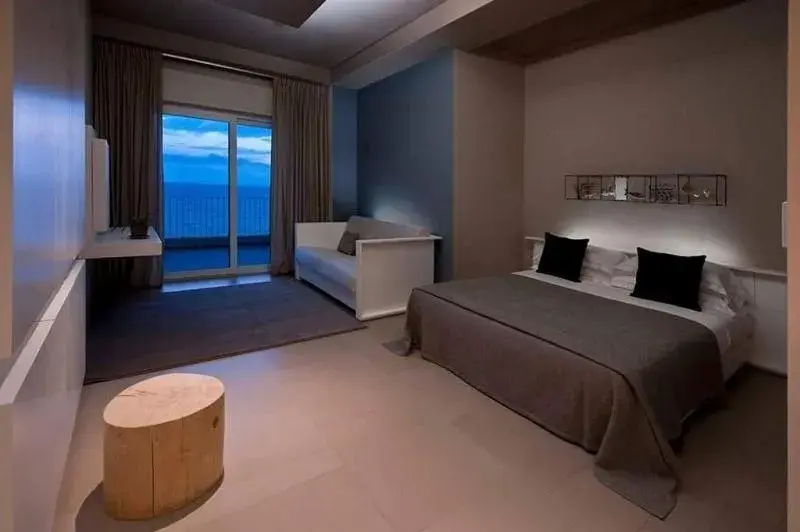 Double or Twin Room with Sea View in Il Fogliano Hotel New Life Double or Twin Room with Sea View in Il Fogliano Hotel New Life