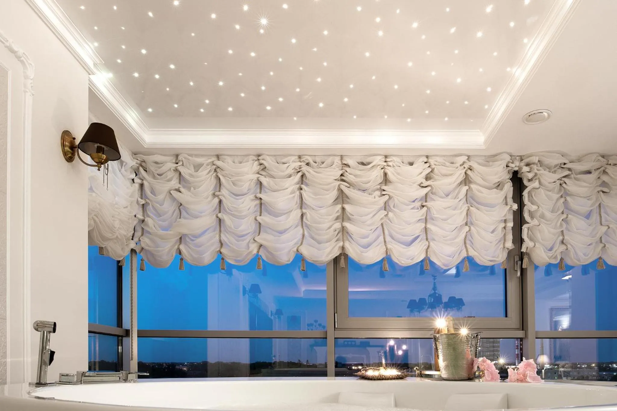 President Jacuzzi Apartment by LIUKSAI