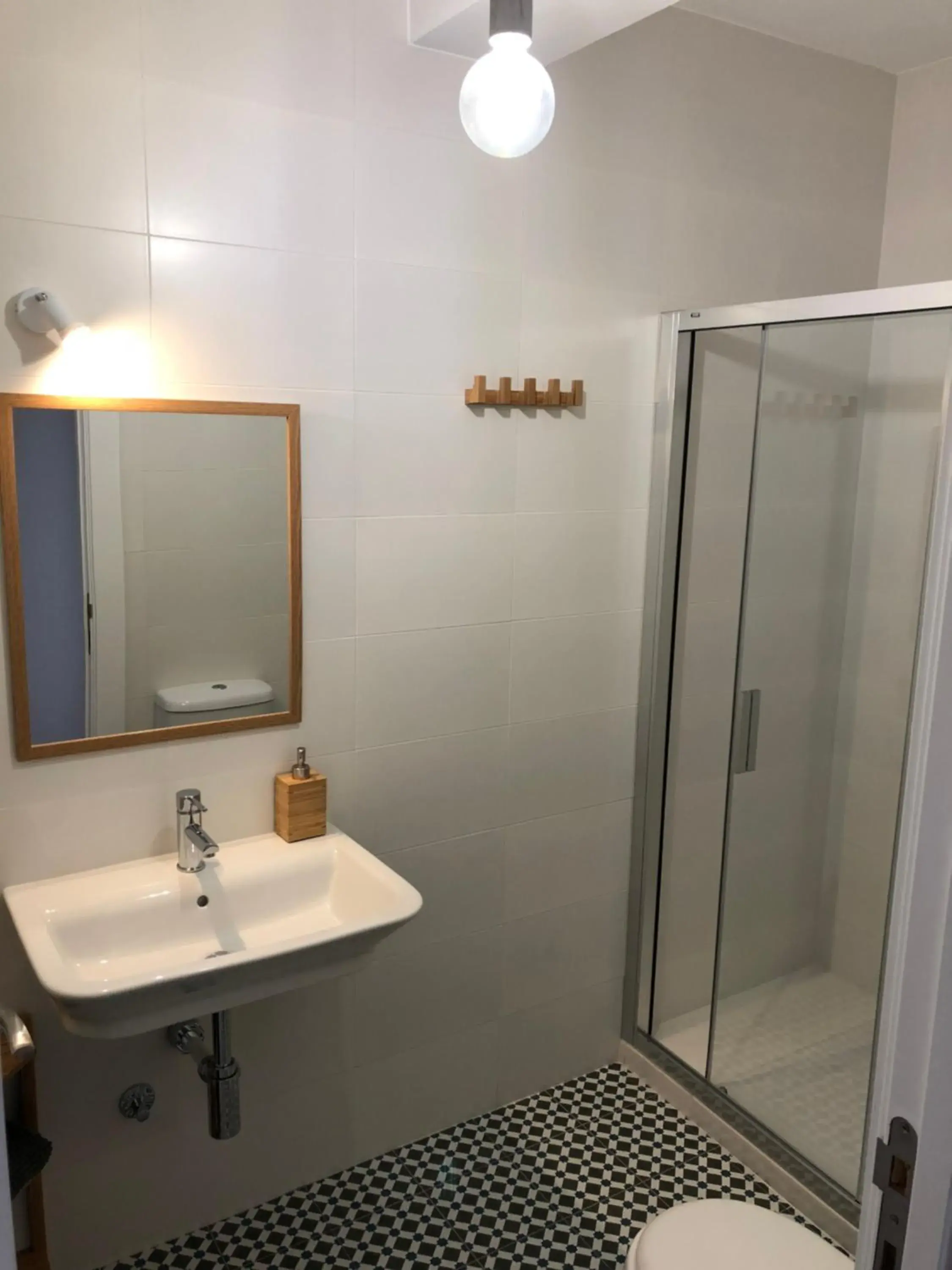 Triple Room with Shared Bathroom in Pensión Fernández Triple Room with Shared Bathroom in Pensión Fernández