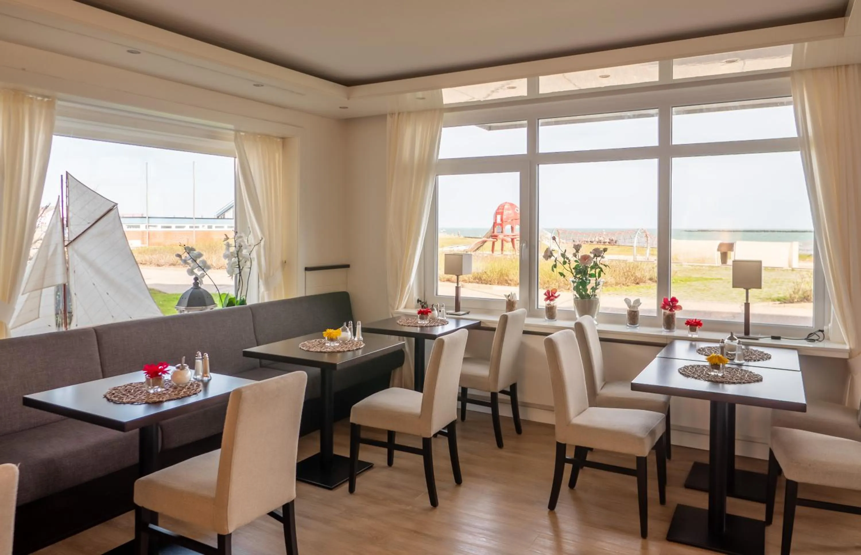 Communal lounge/ TV room in Miramar