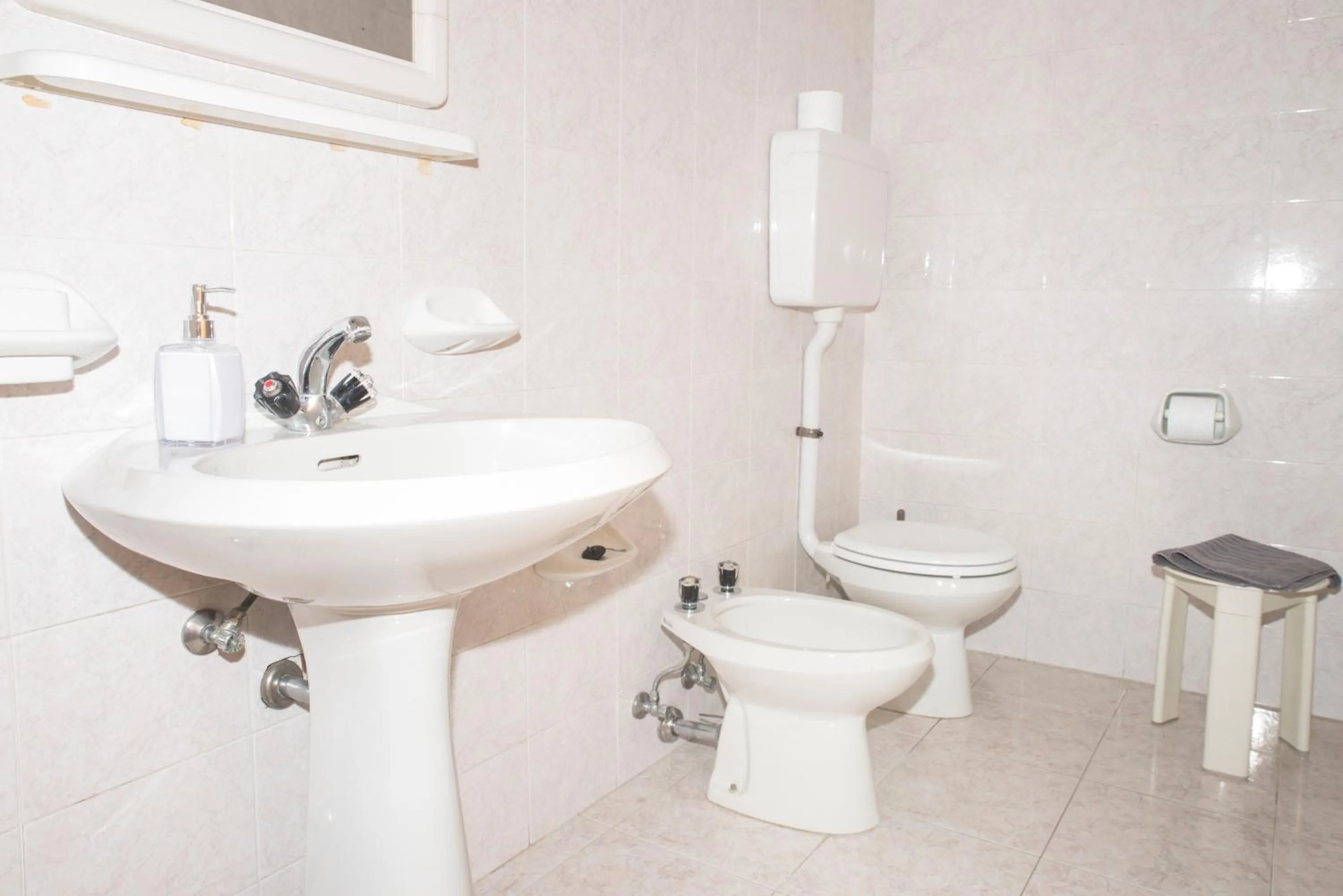 Toilet in MAMA Apartments