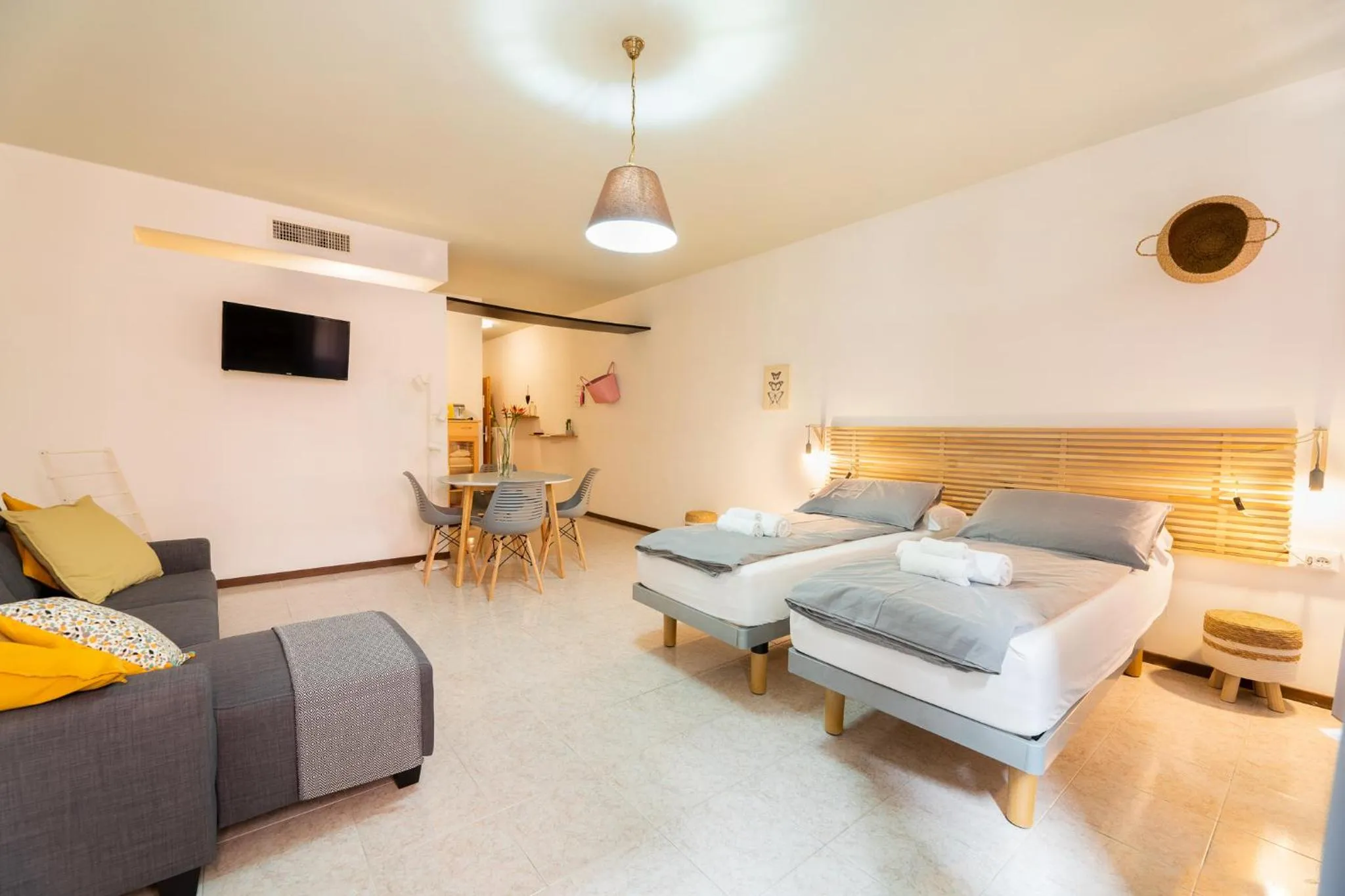 Photo of the whole room in MAMA Apartments