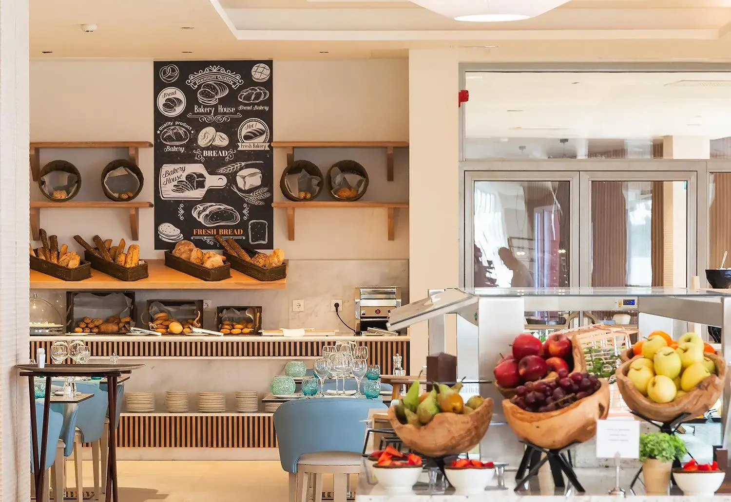 Restaurant/places to eat in Hotel Lava Beach Restaurant/places to eat in Hotel Lava Beach