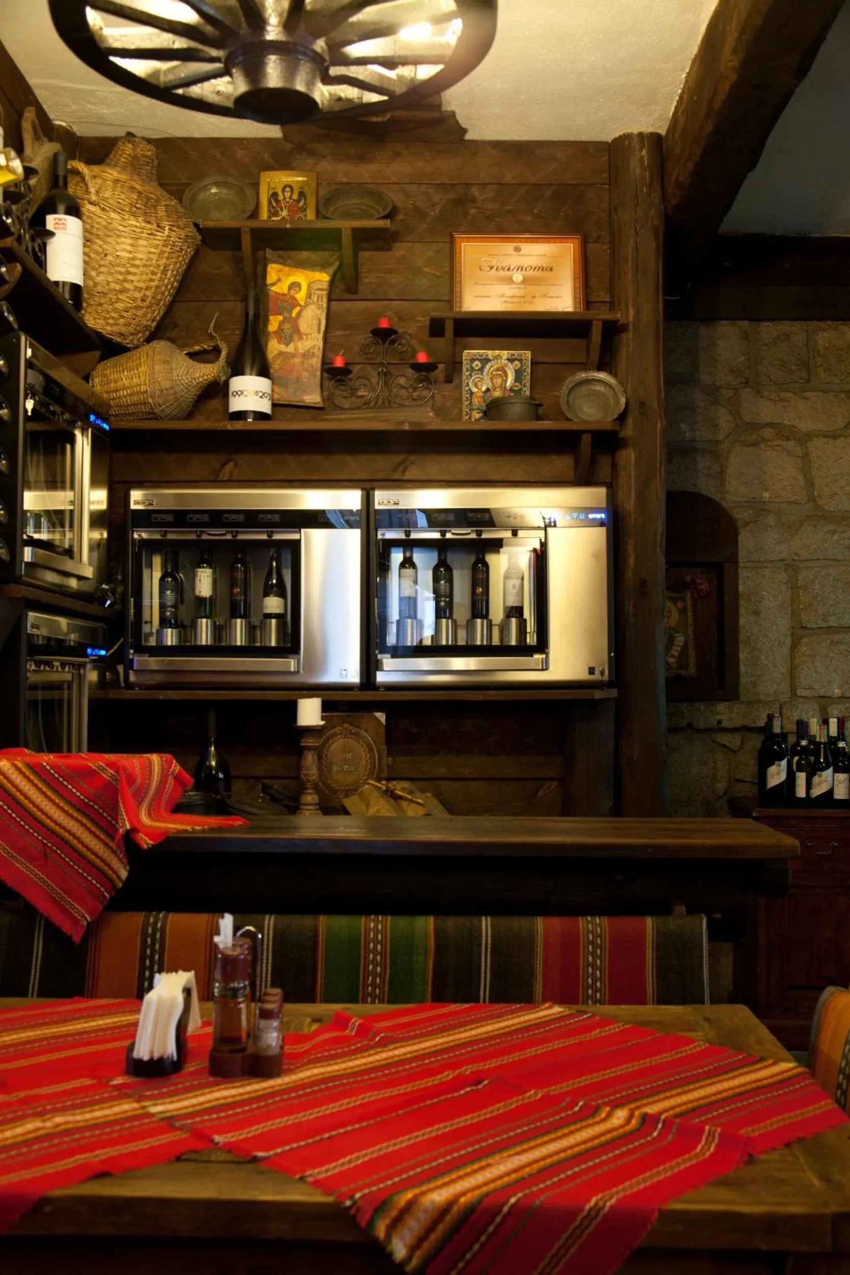 Restaurant/places to eat in Molerite Complex