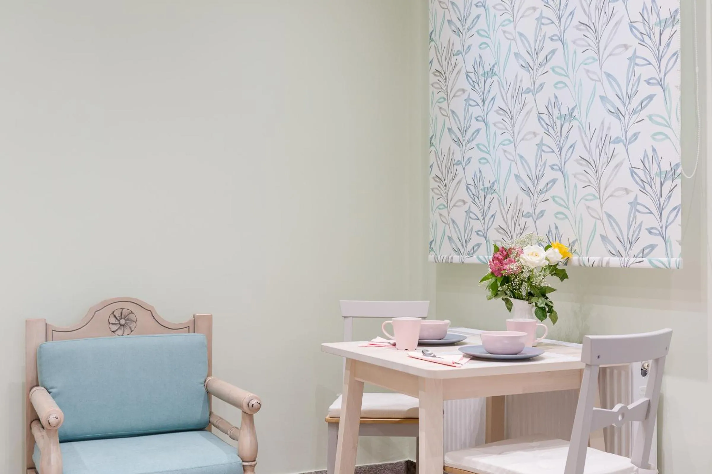 Grandma's Chic & Bright Athenian home with a Patio