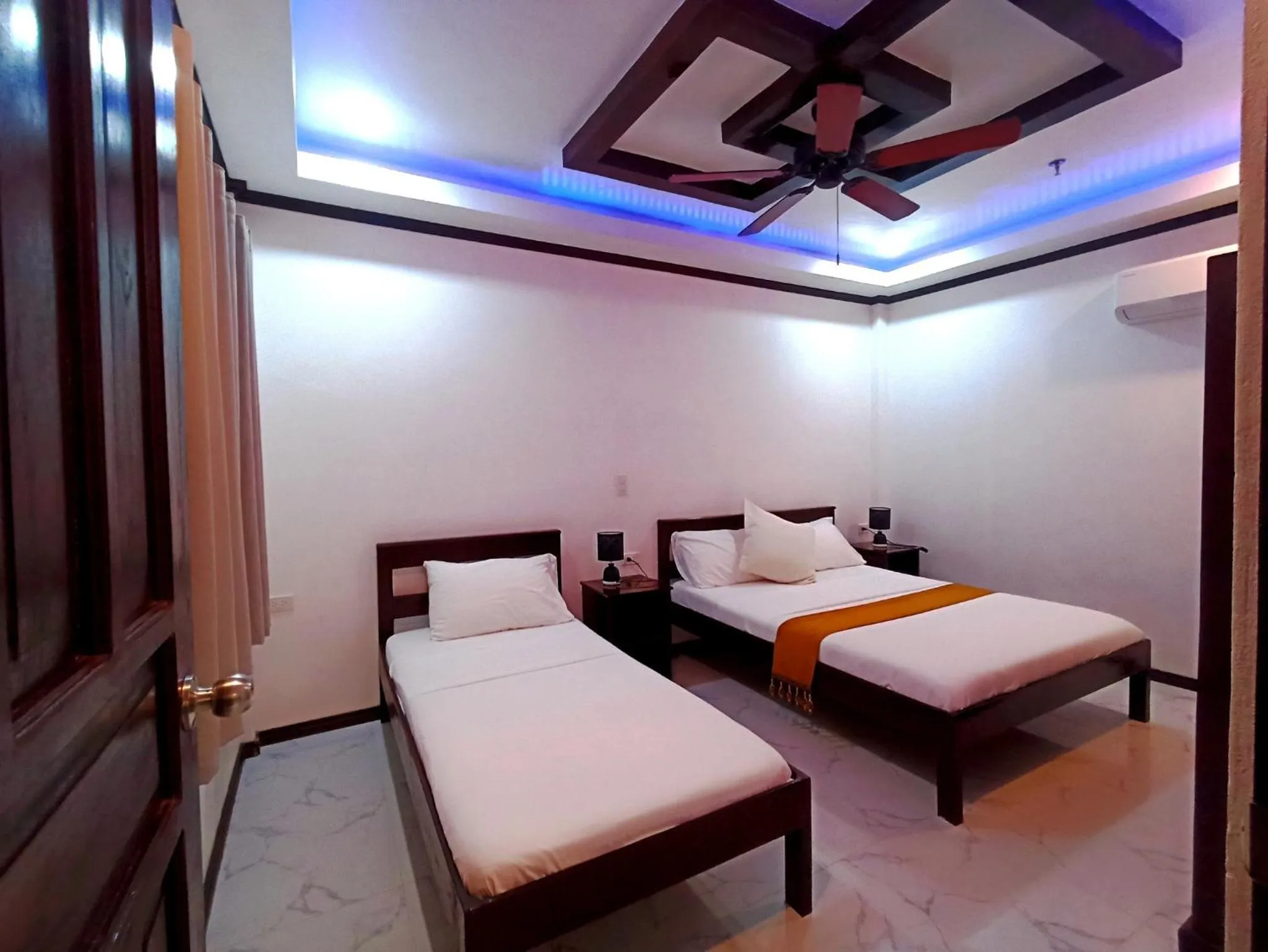 Bedroom, Bed in Hotel Oasis Port Barton