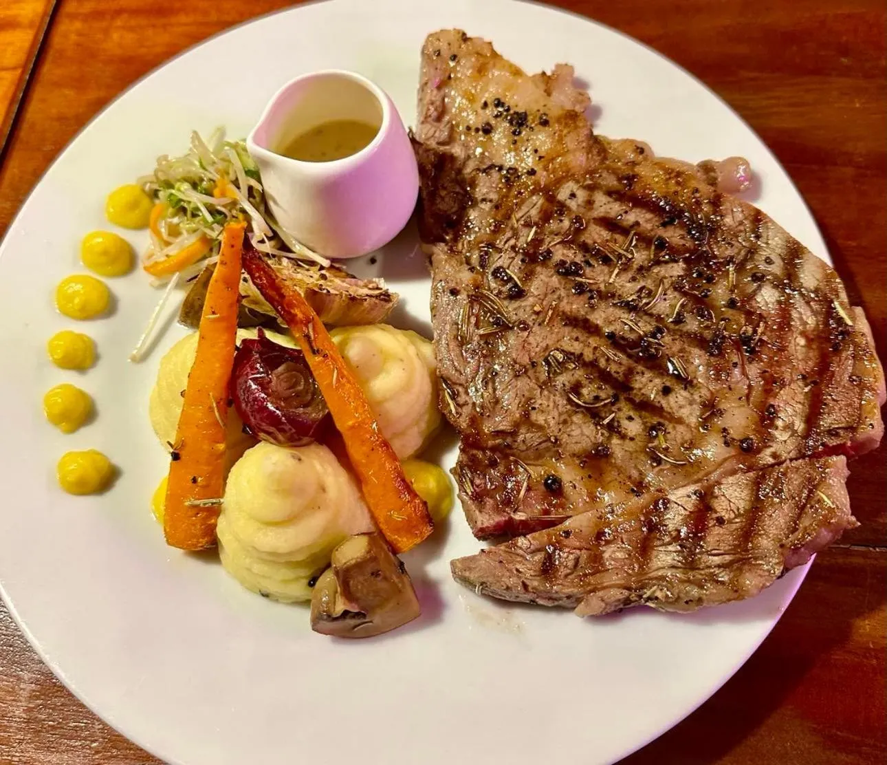 Food in Hotel Oasis Port Barton