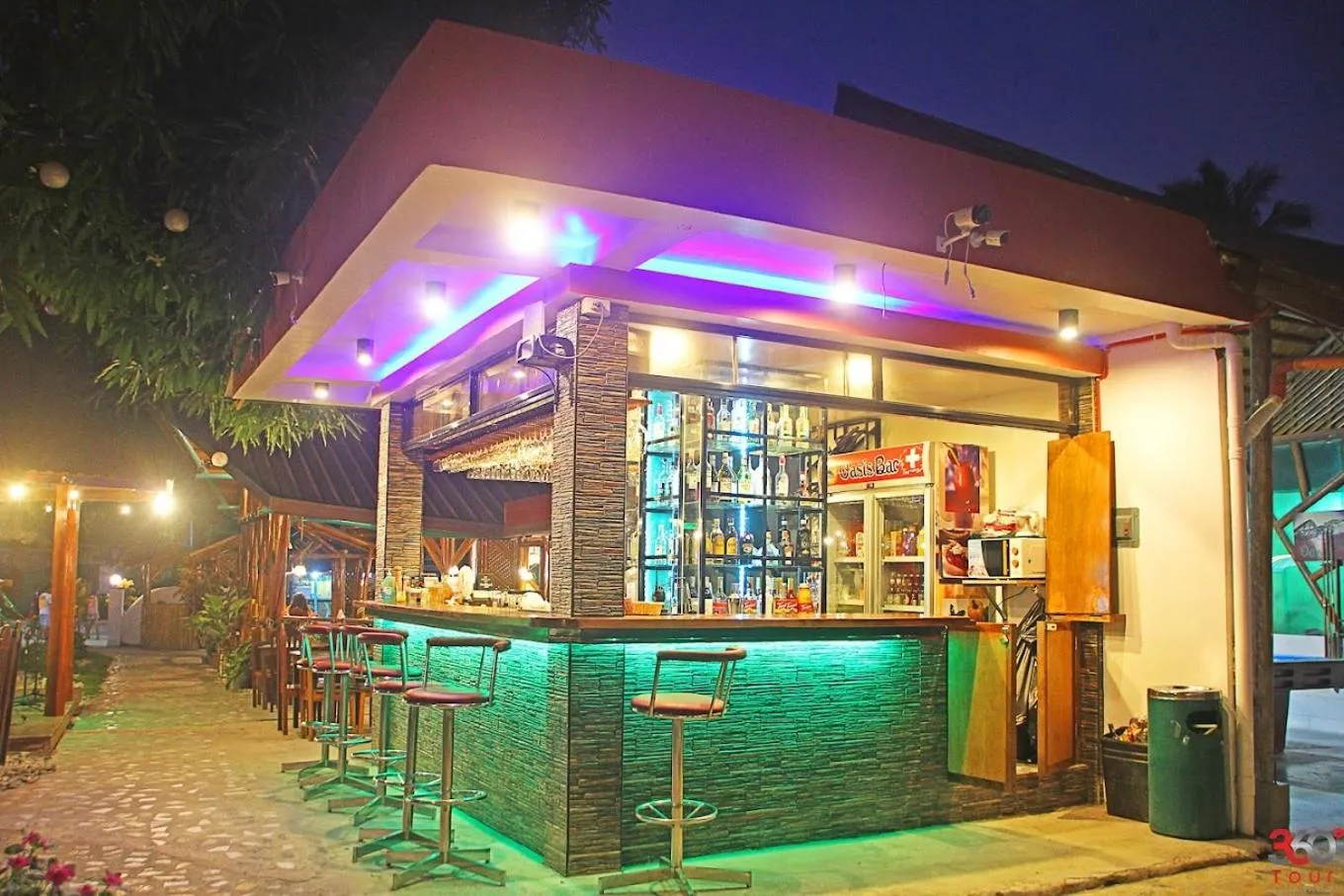 Lounge or bar in Hotel Oasis Port Barton