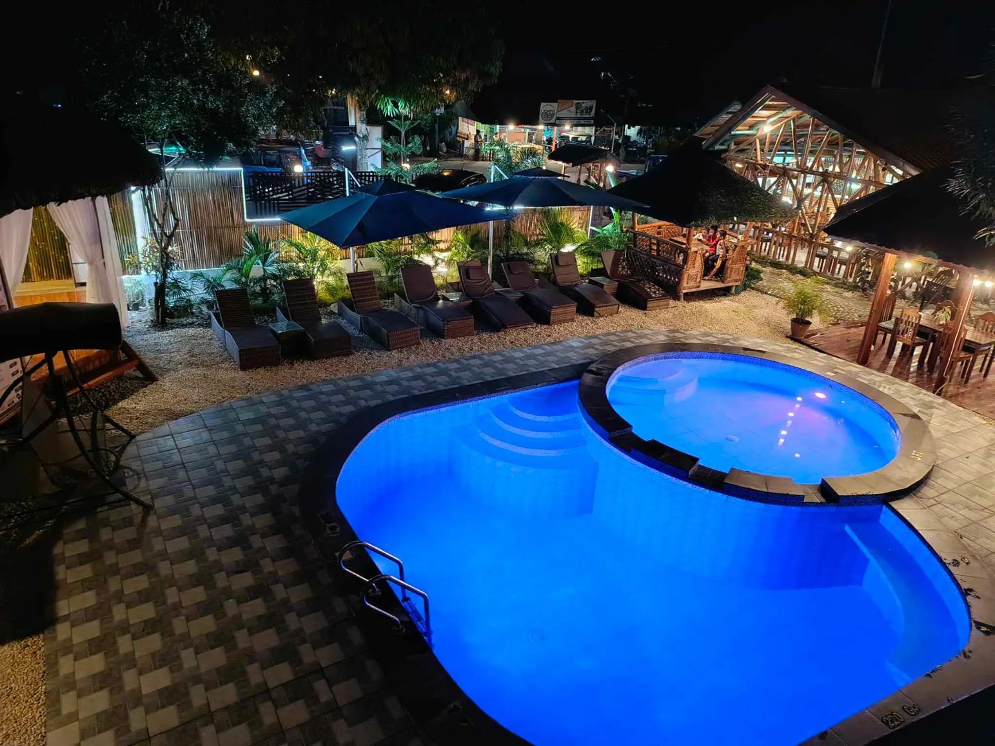 Swimming pool in Hotel Oasis Port Barton