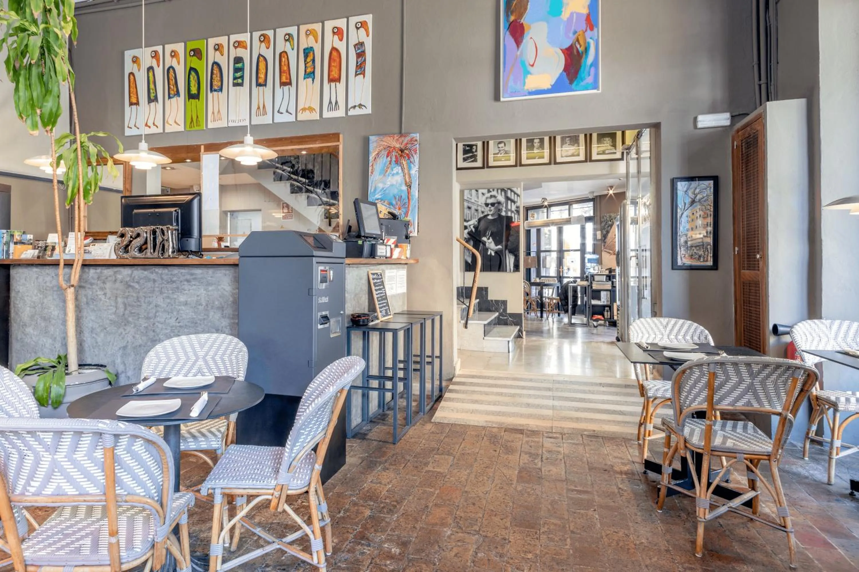 Restaurant/places to eat in Hostal Parque Ibiza