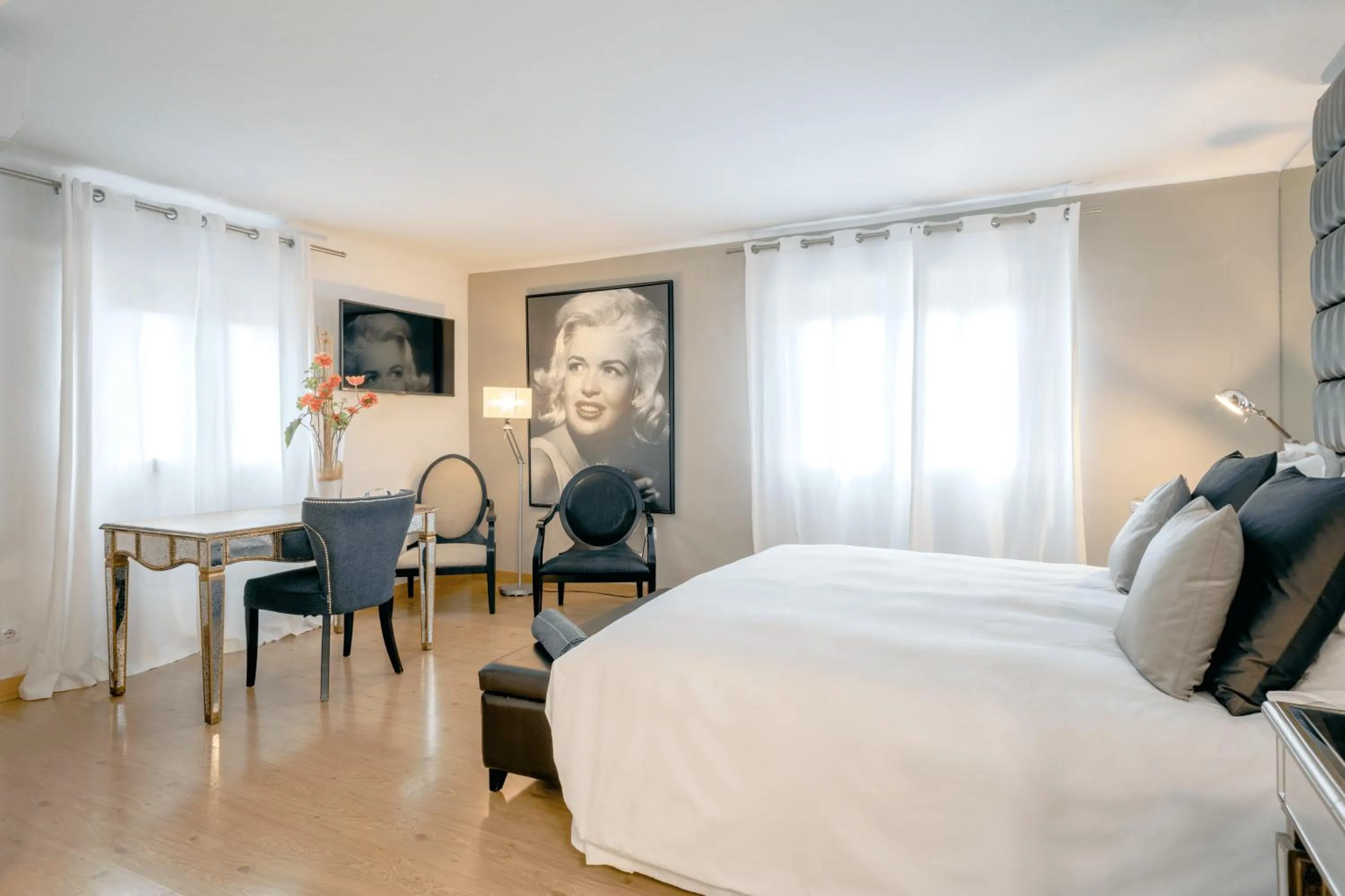 Photo of the whole room, Bed in Hostal Parque Ibiza