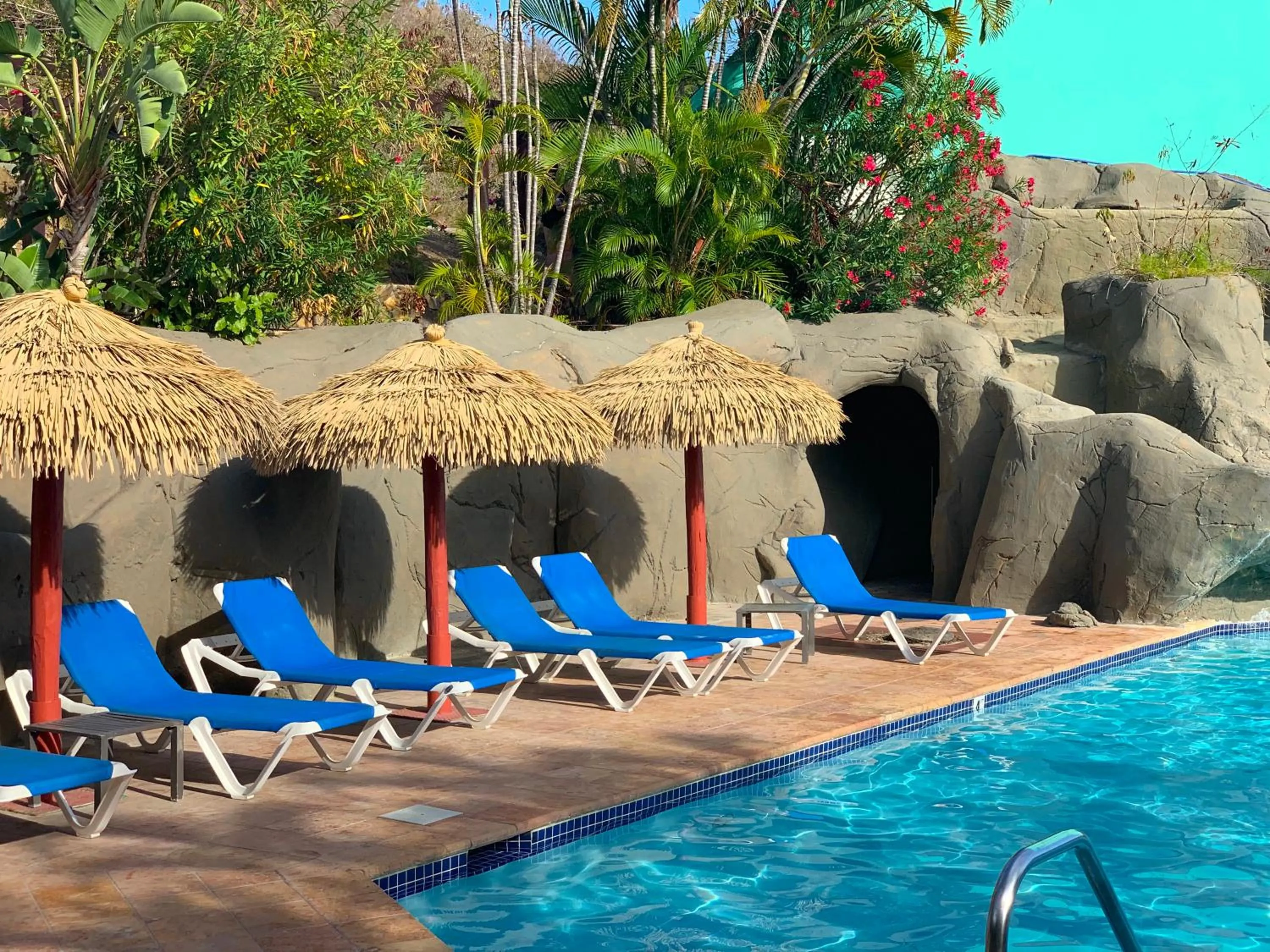 Swimming pool in Emerald Beach Resort