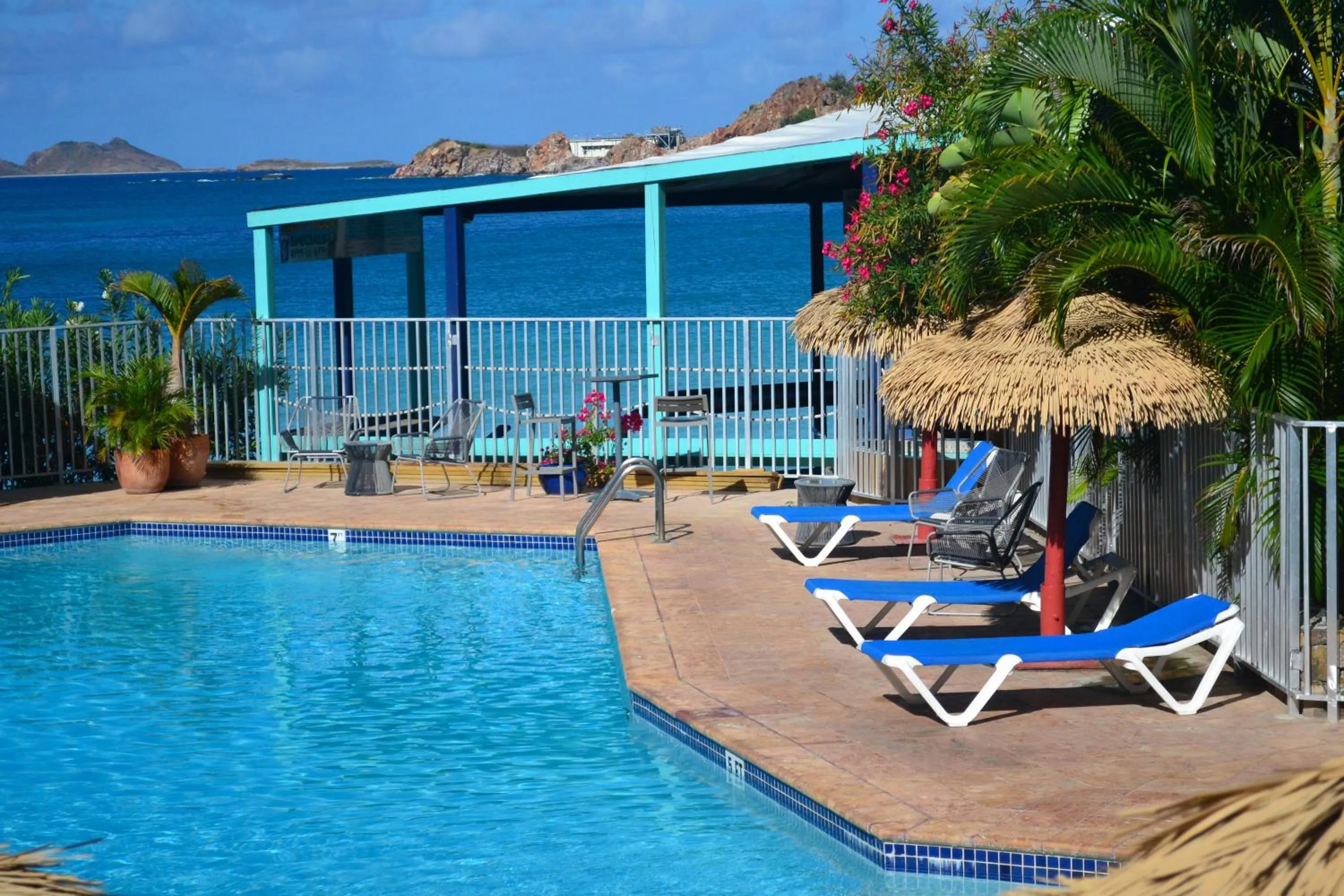 Swimming pool in Emerald Beach Resort
