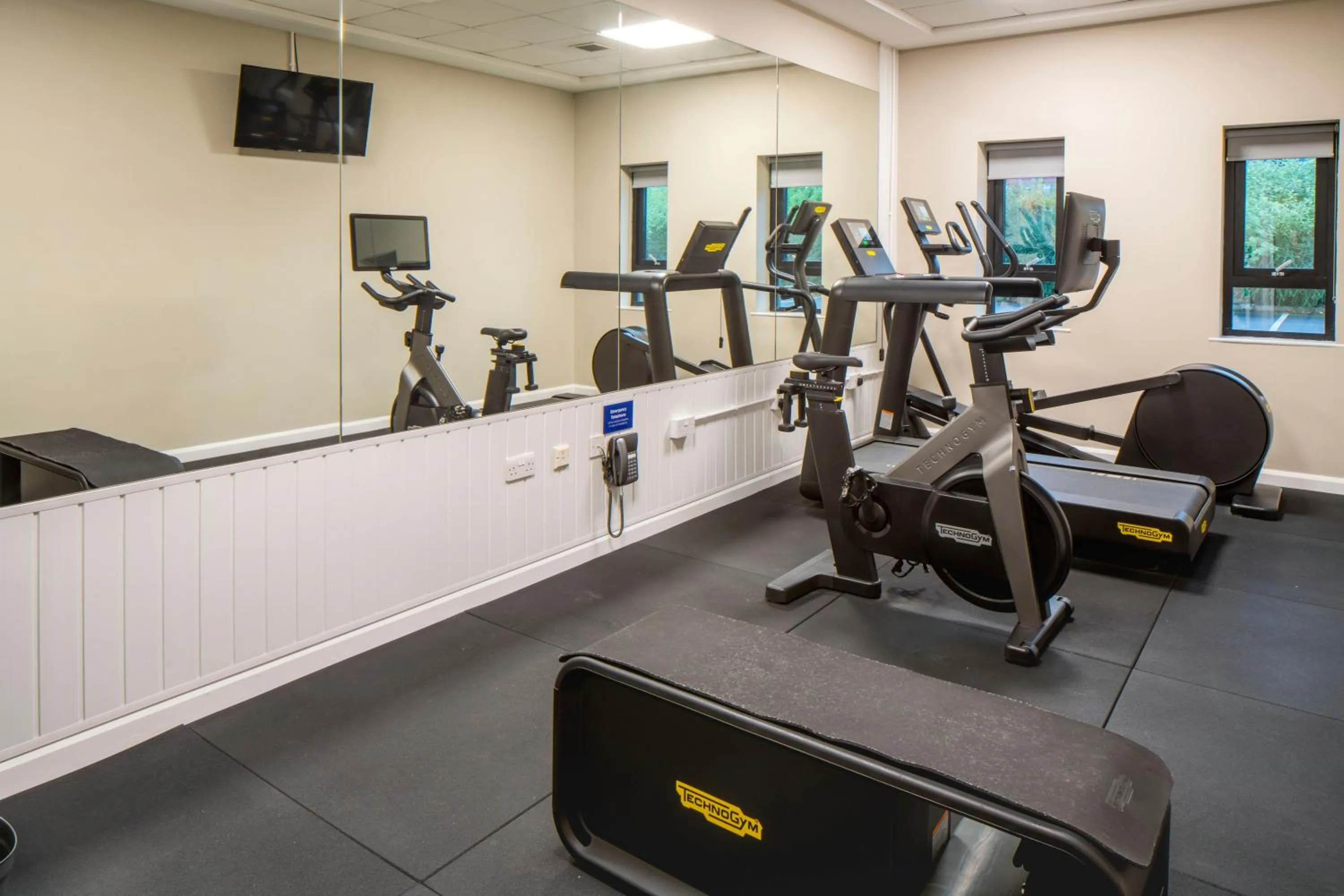 Fitness centre/facilities in Holiday Inn Express Antrim by IHG