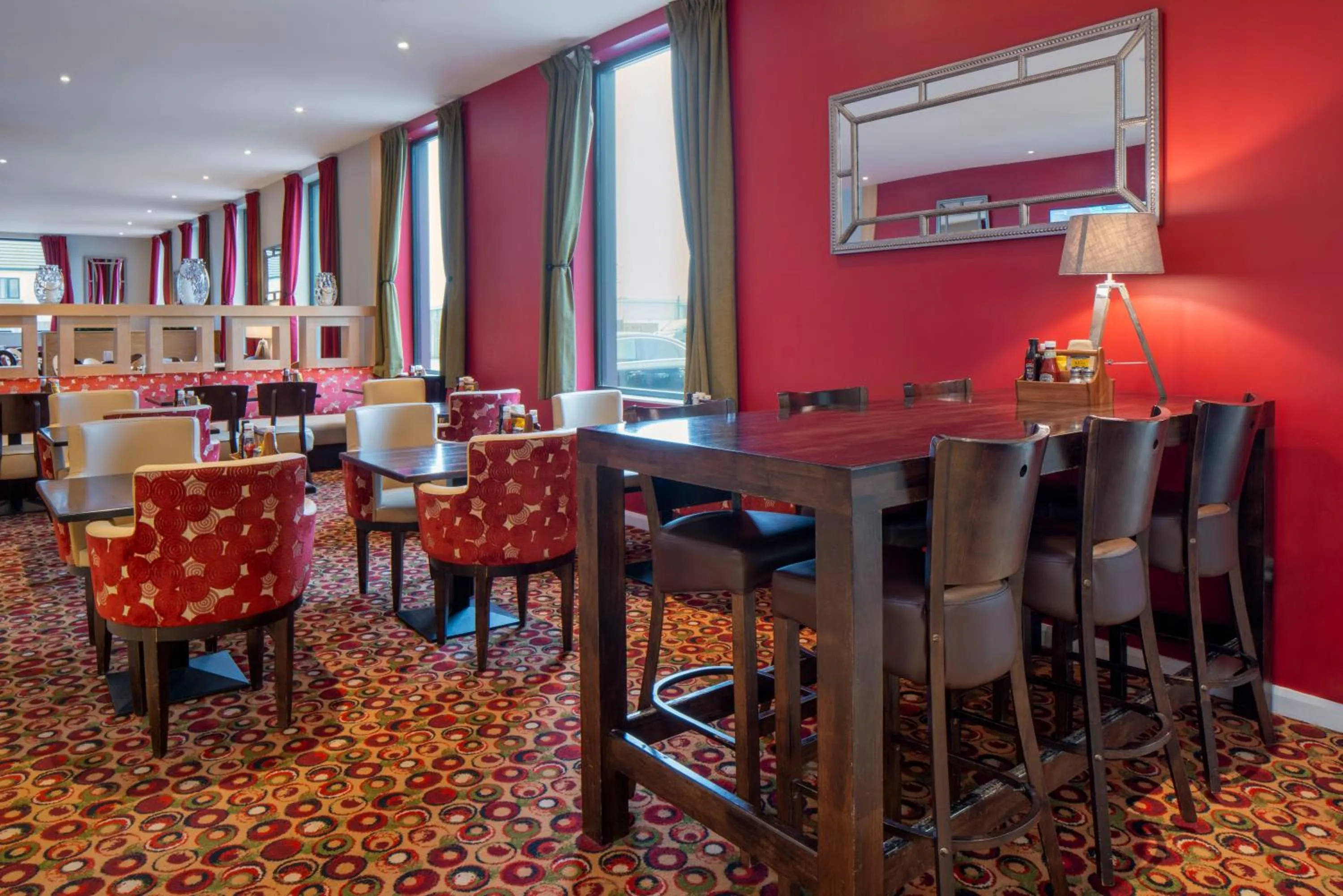 Restaurant/places to eat in Holiday Inn Express Antrim by IHG