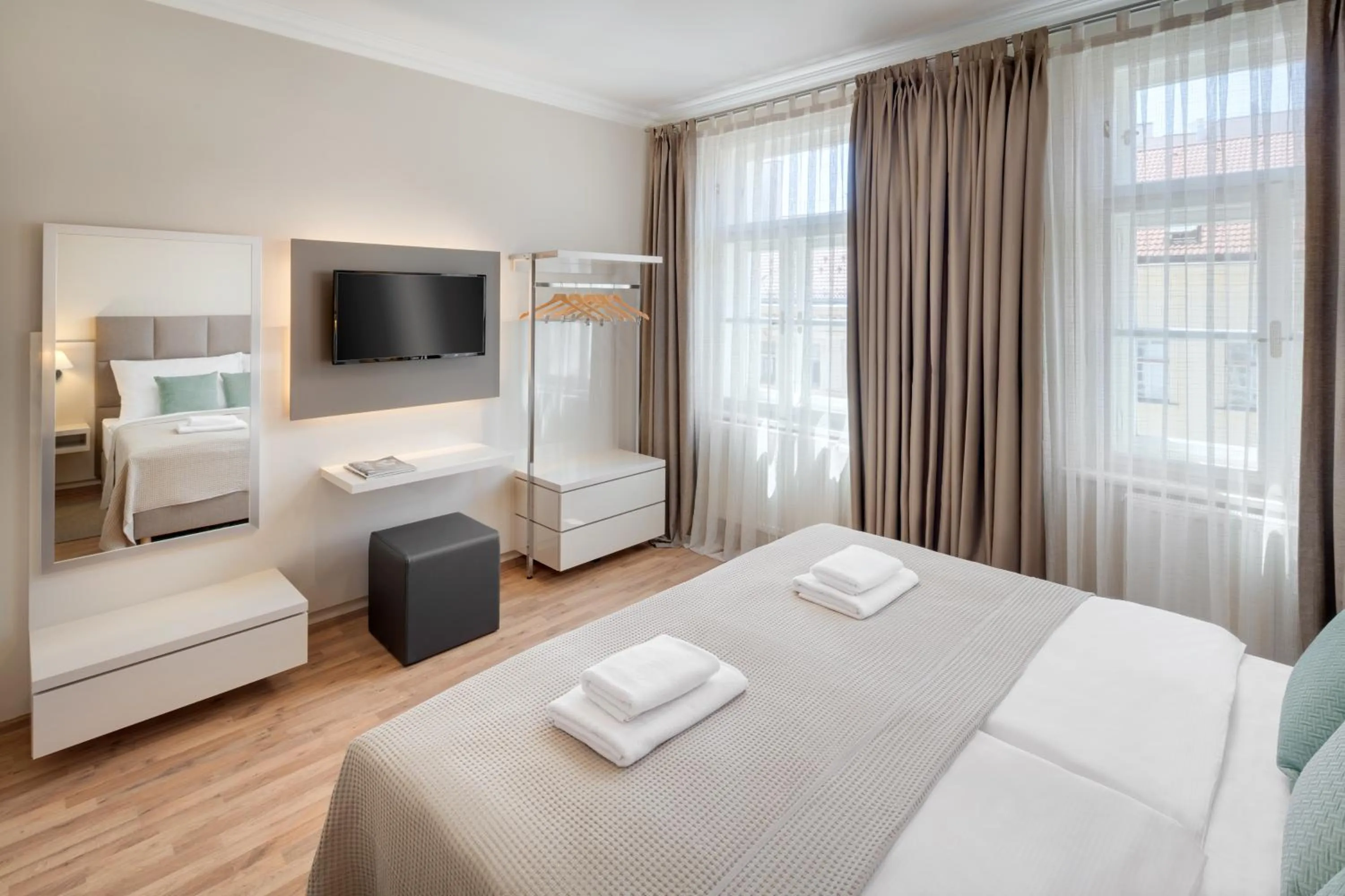 Bed in Louren Apartments