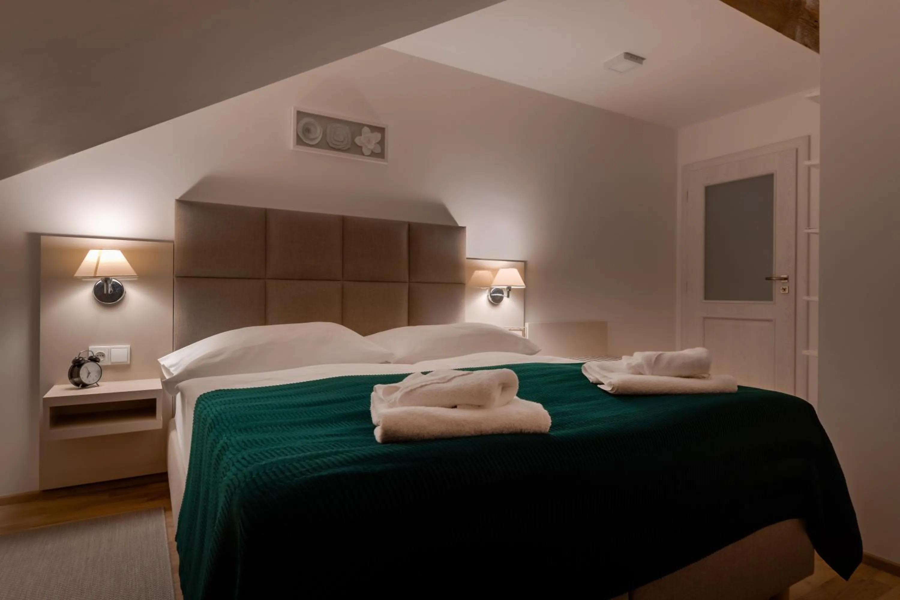 Bed in Louren Apartments