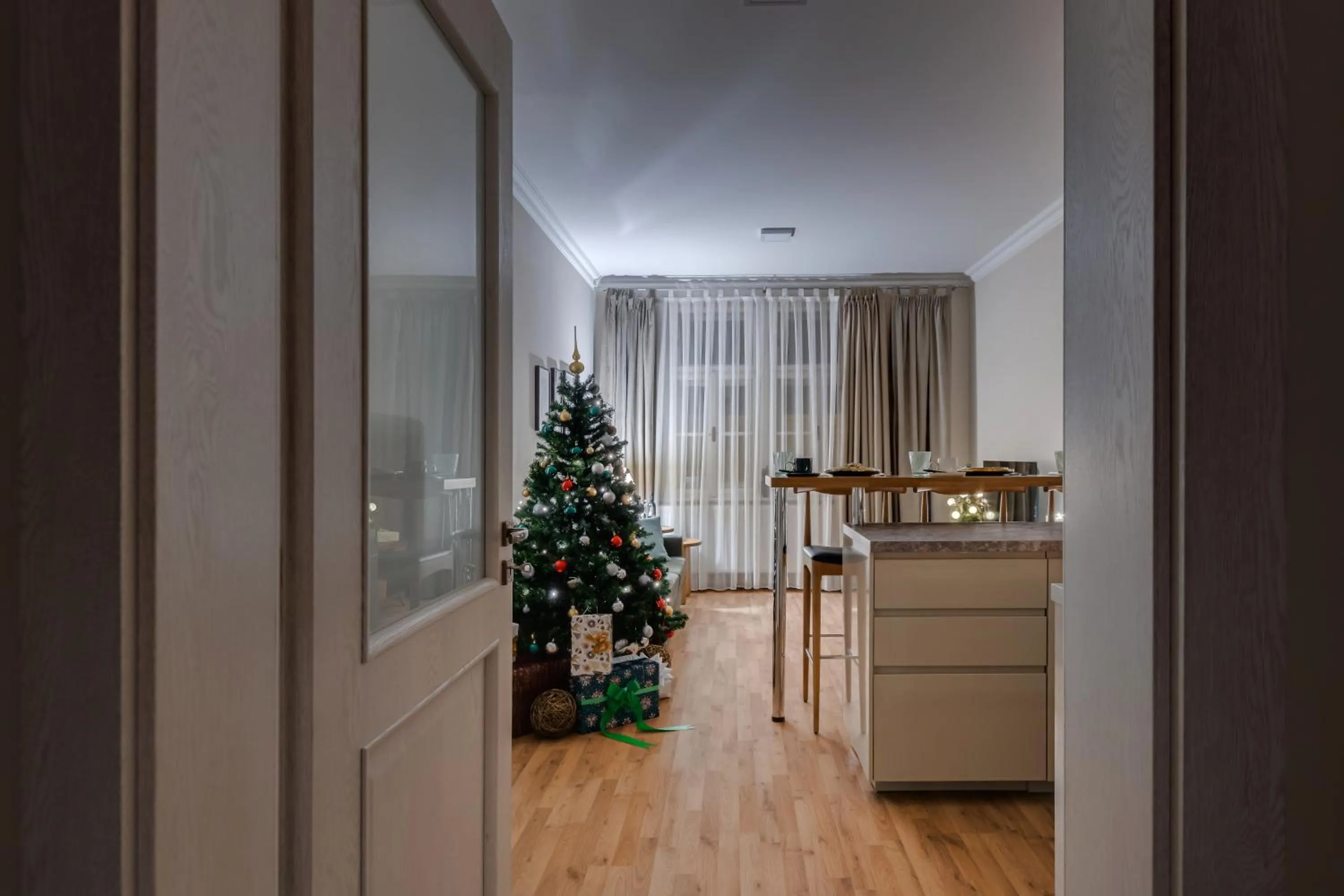 Kitchen or kitchenette in Louren Apartments