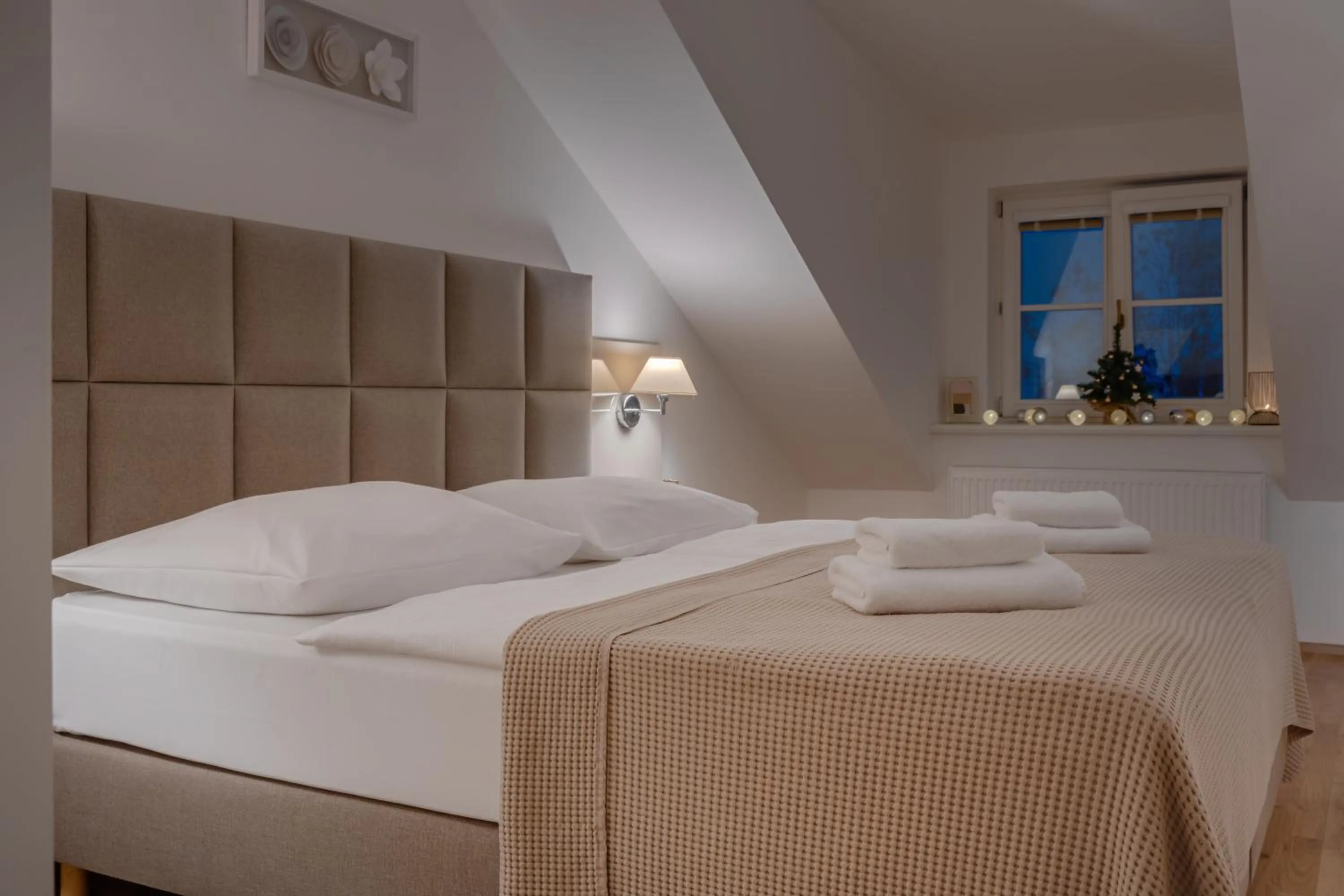 Bed in Louren Apartments