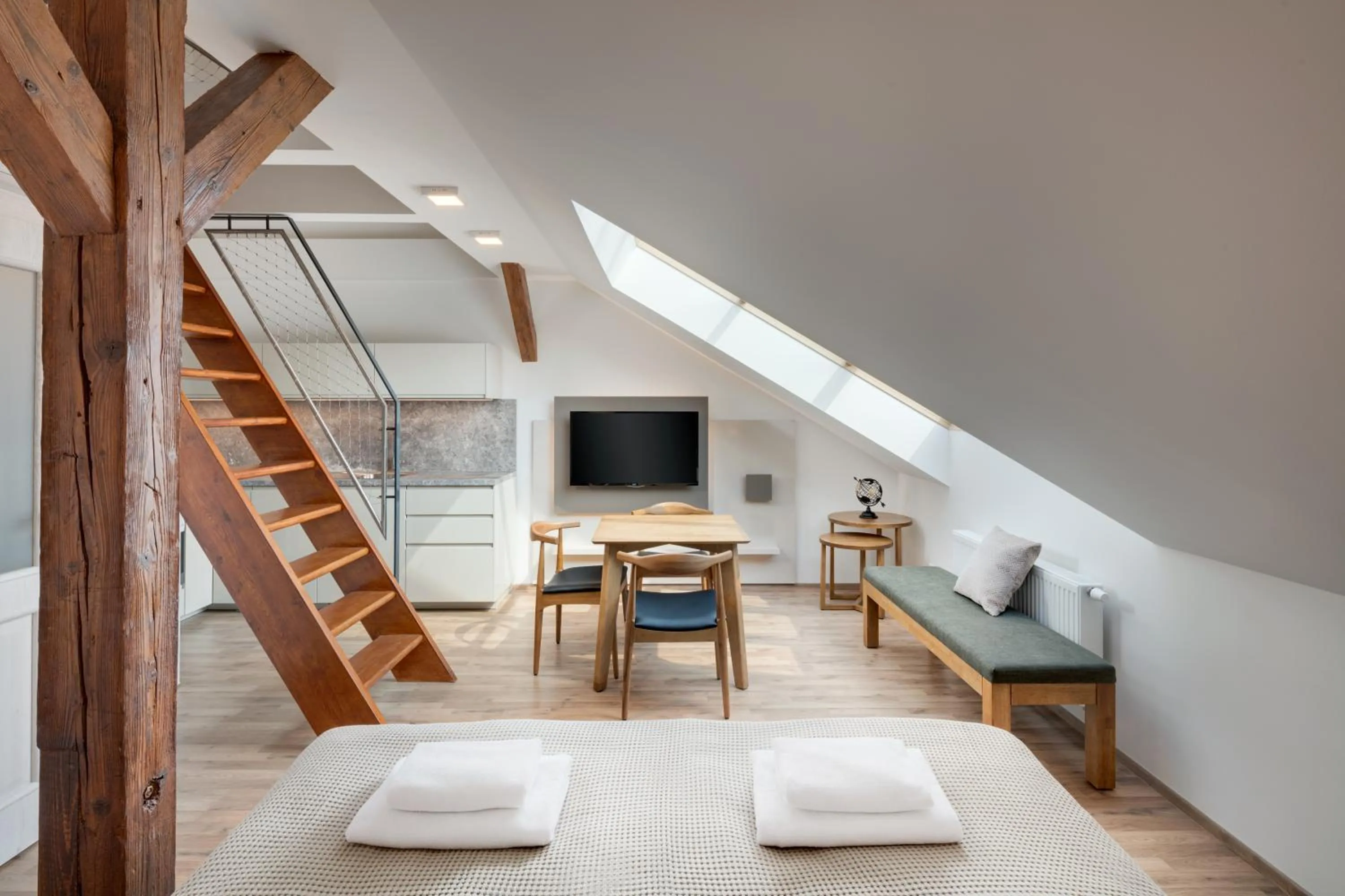 Bed in Louren Apartments