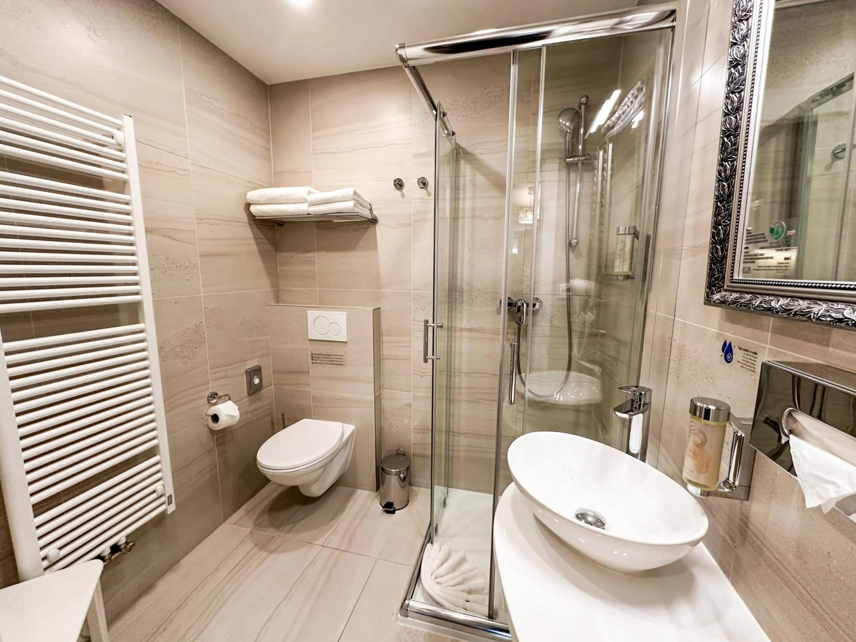 Bathroom in Alfons Boutique Hotel