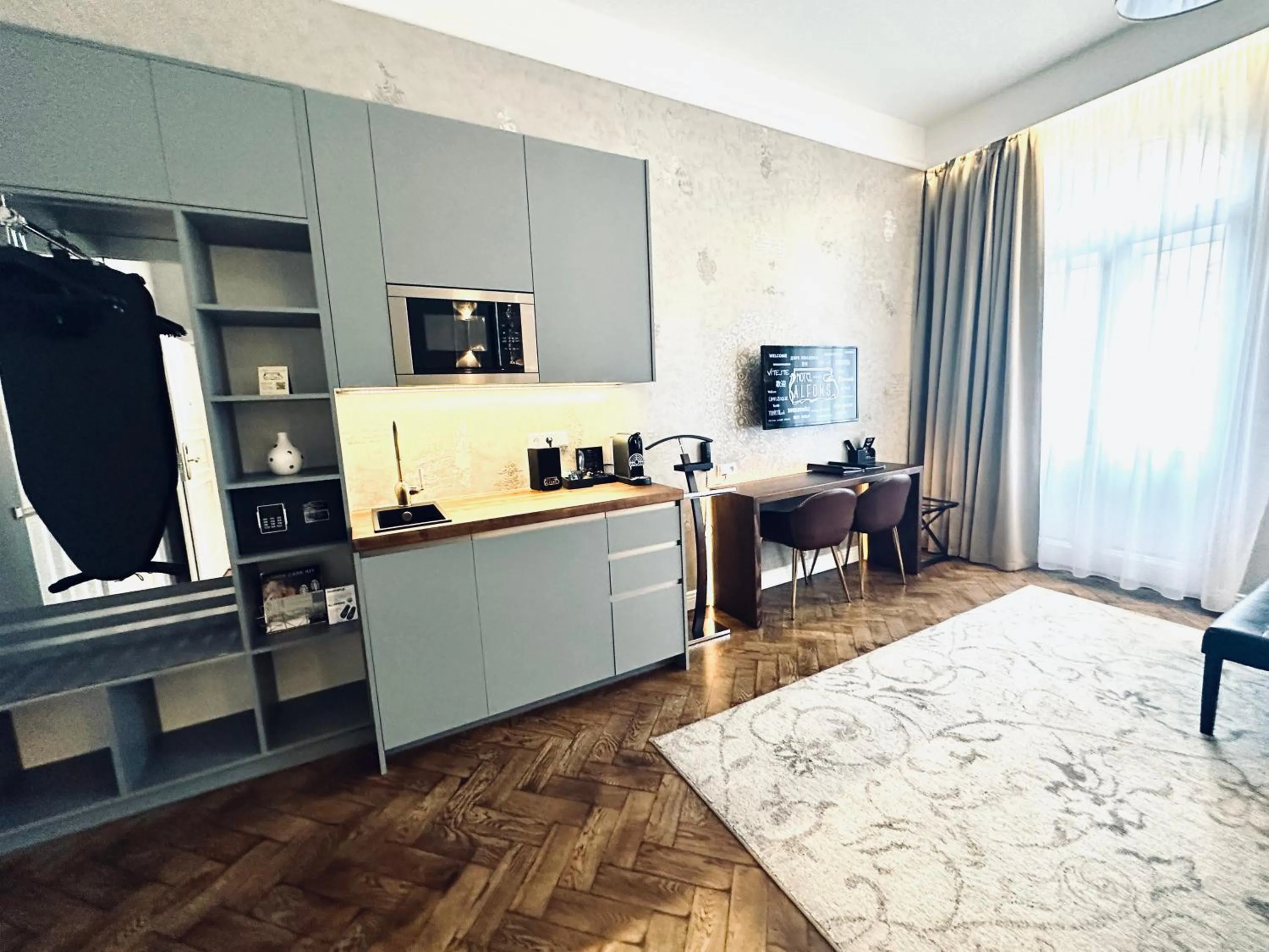 Coffee/tea facilities in Alfons Boutique Hotel