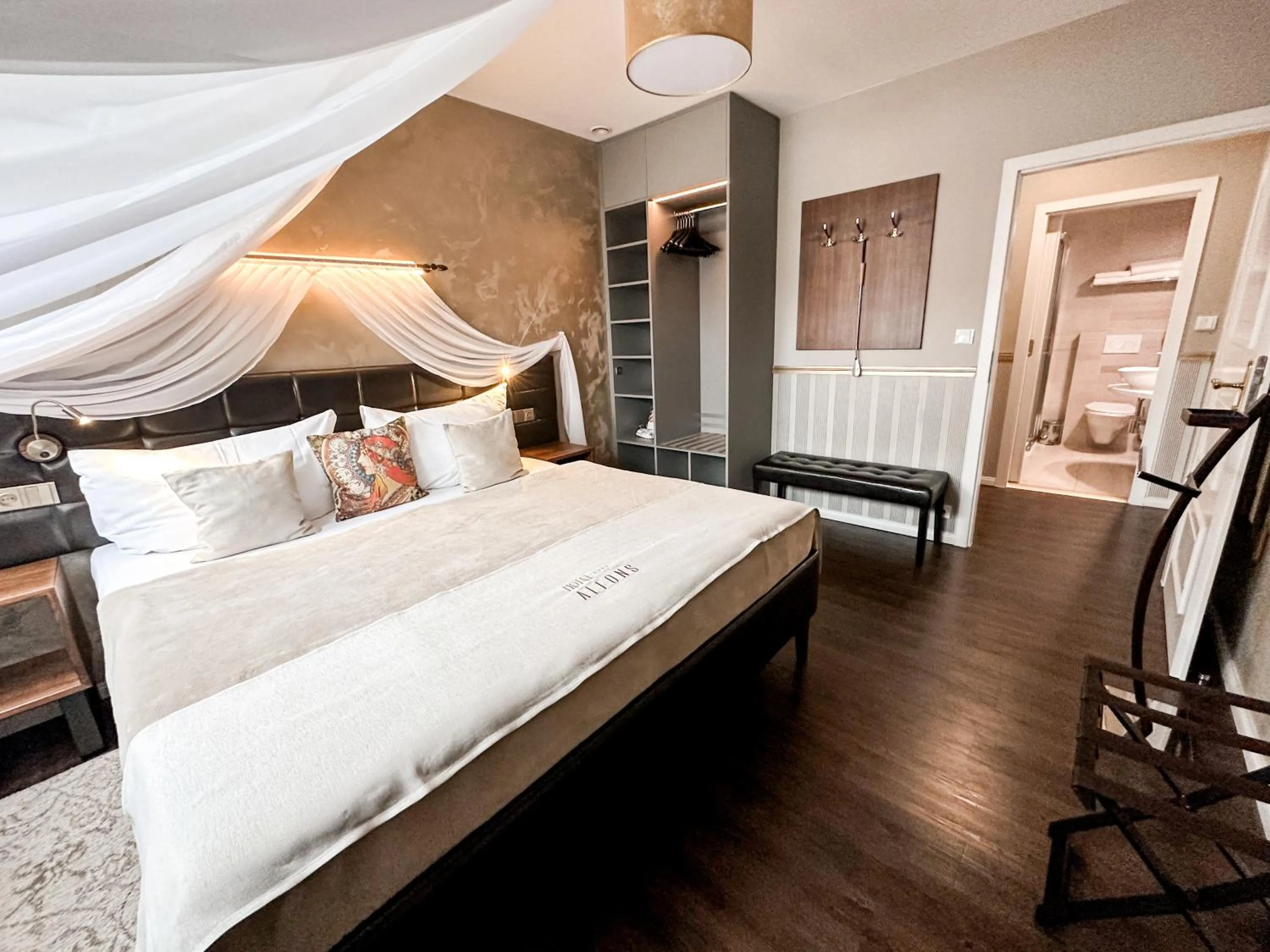 Bedroom, Bed in Alfons Boutique Hotel