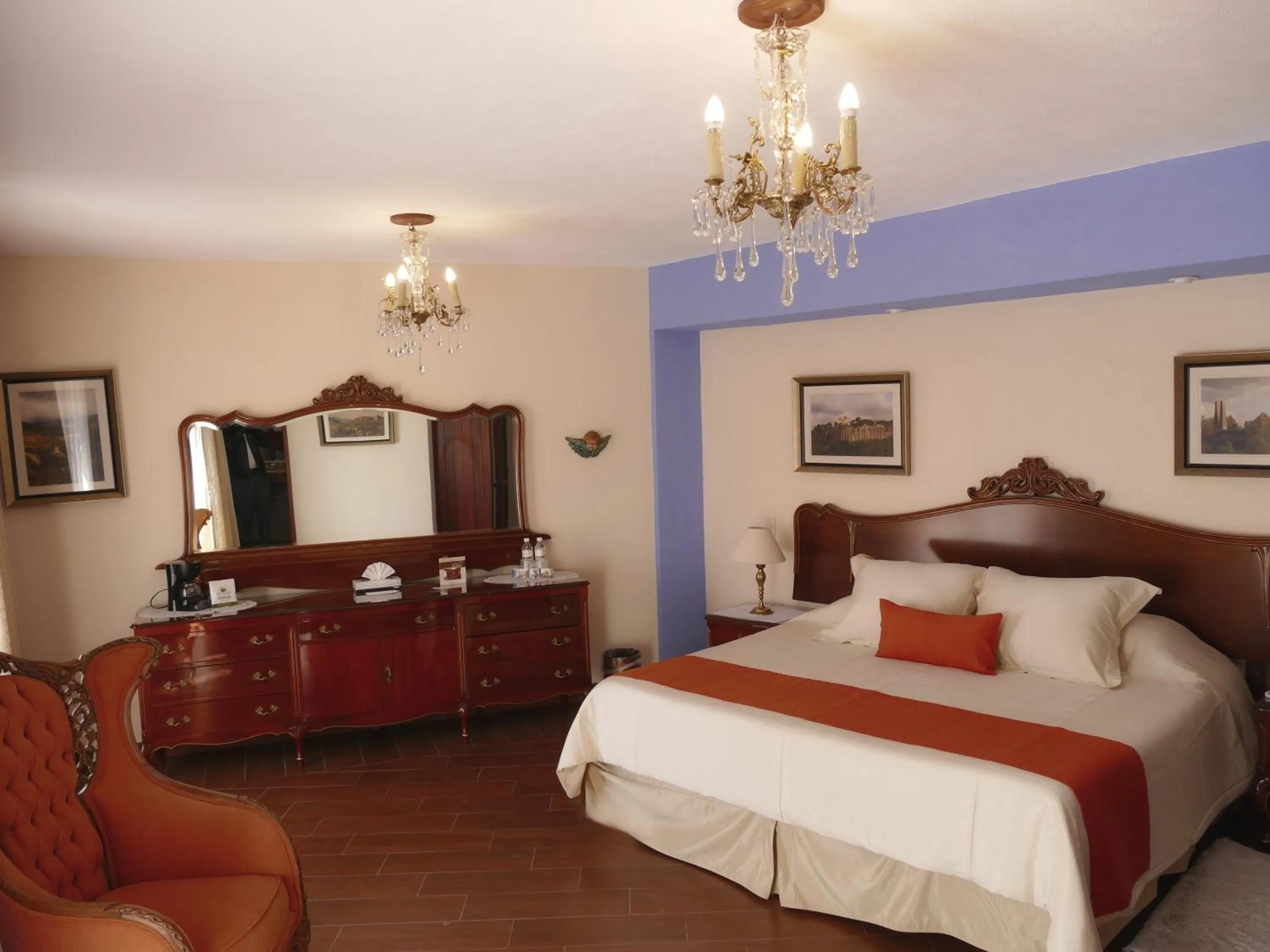 Photo of the whole room, Bed in El Meson de los Poetas