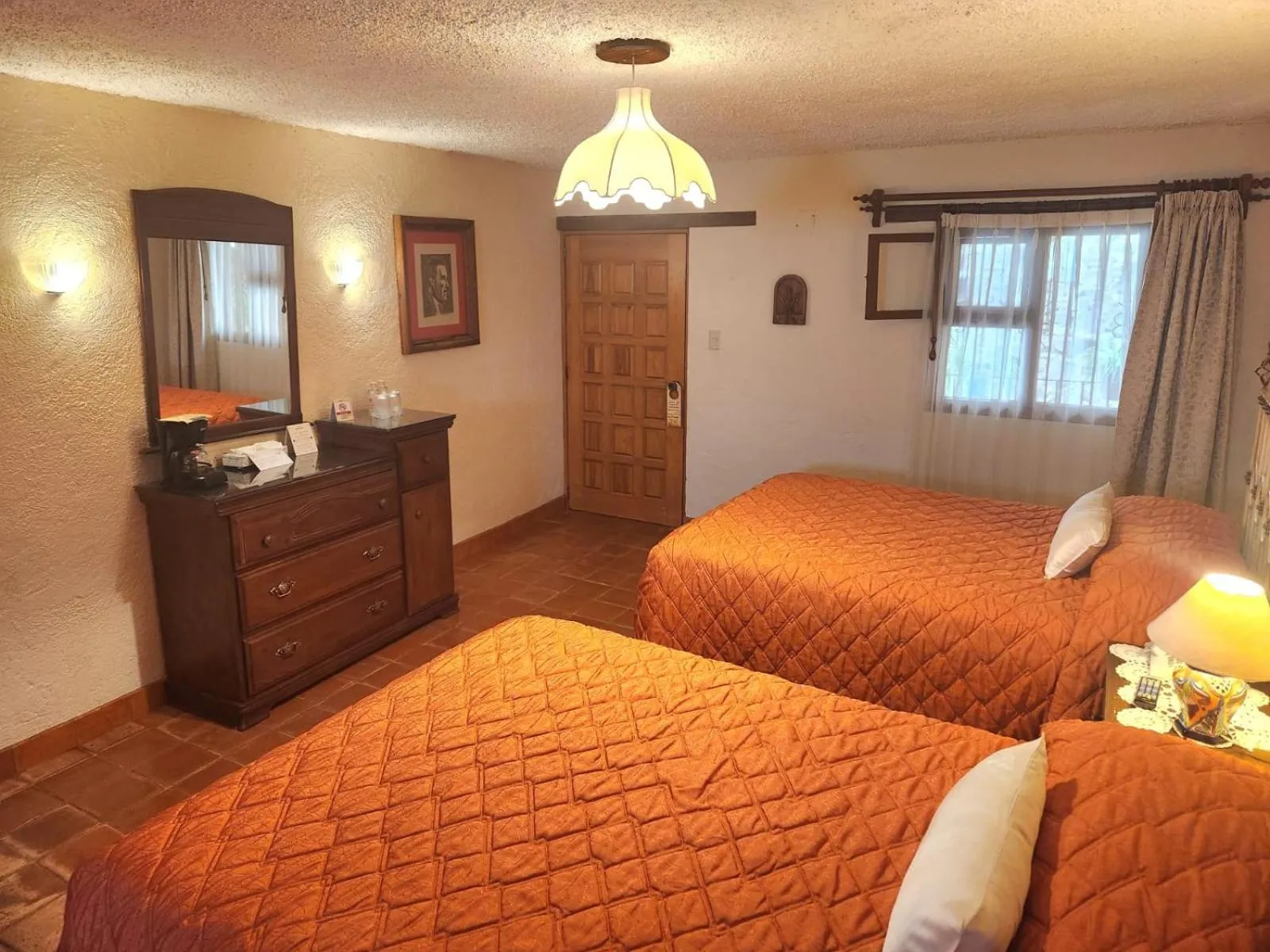 Bed in El Meson de los Poetas