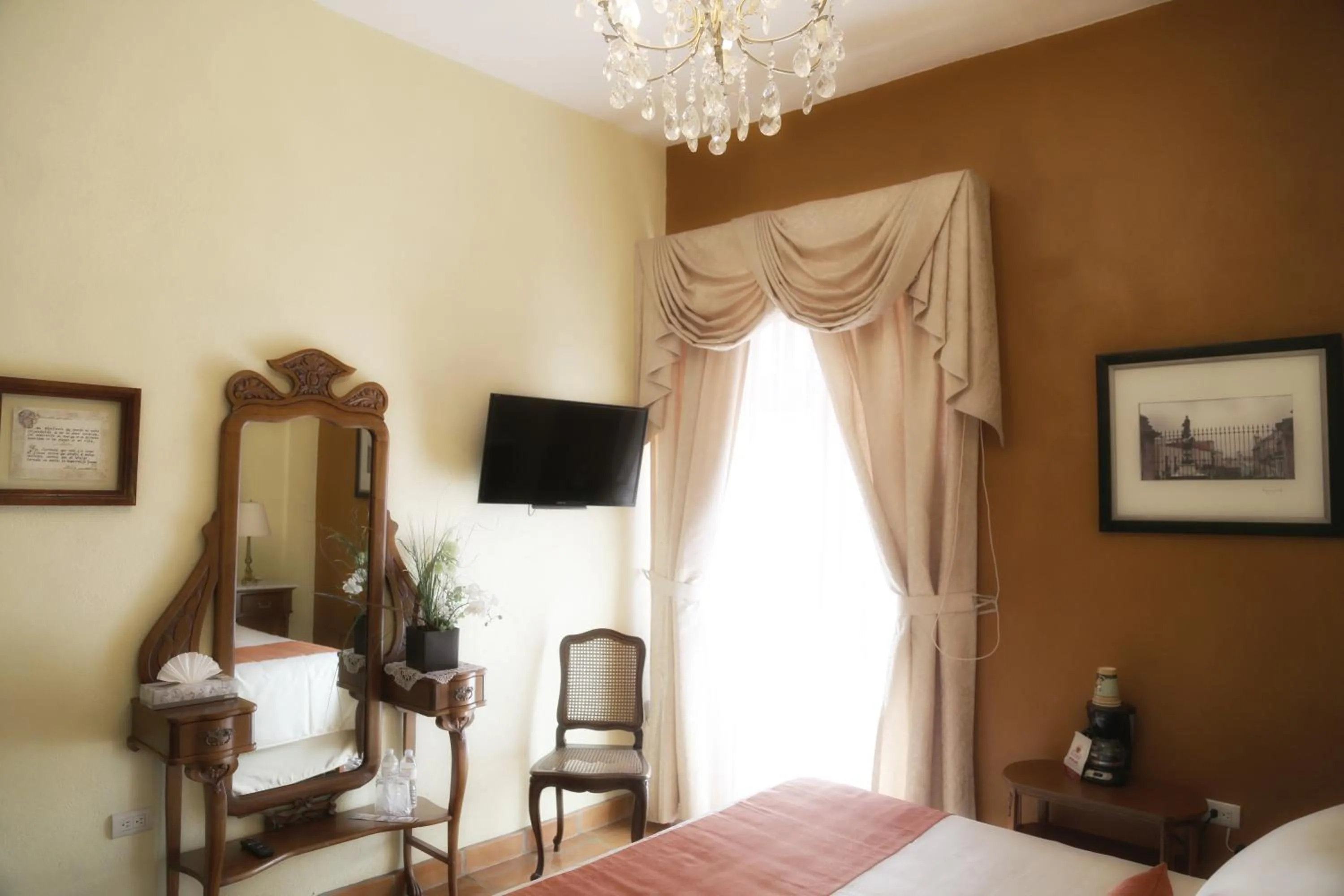 Coffee/tea facilities, Bed in El Meson de los Poetas