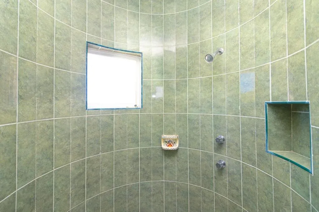 Shower in Hotel Bahia Huatulco