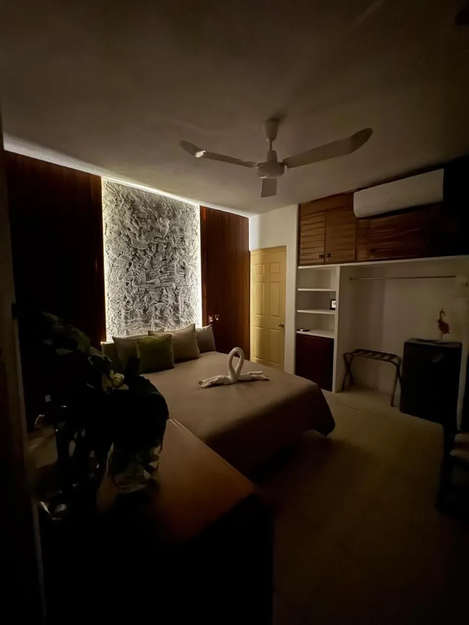 Bed in Hotel Bahia Huatulco