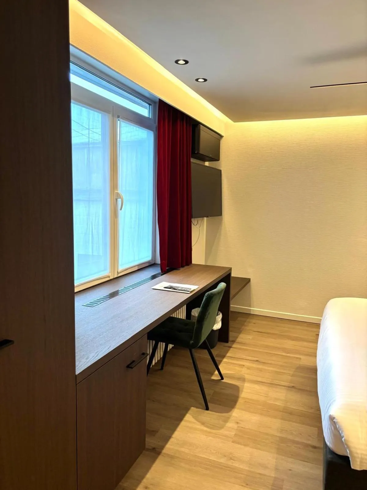 TV and multimedia in Hotel Cortina