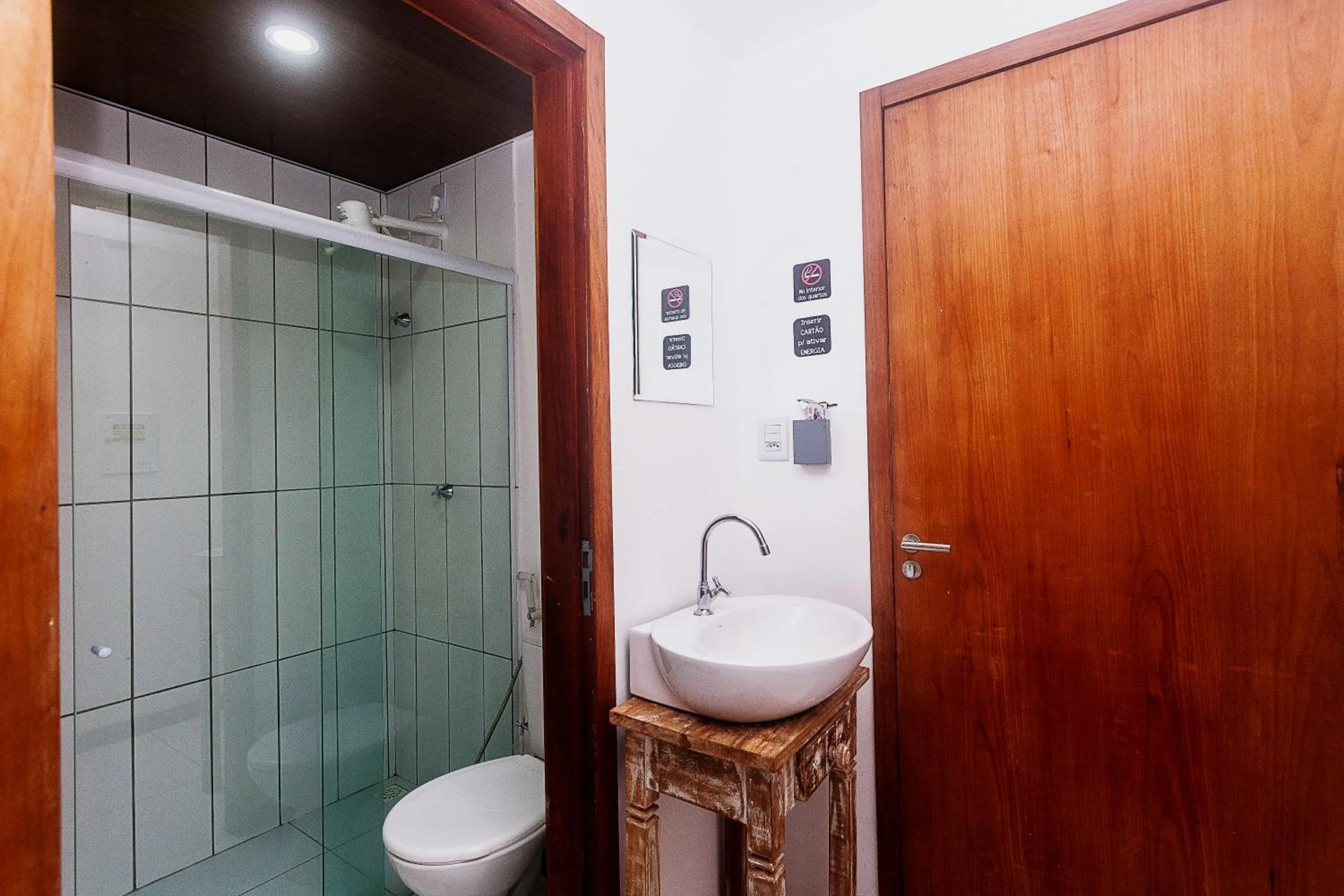 Toilet in Economy Apart