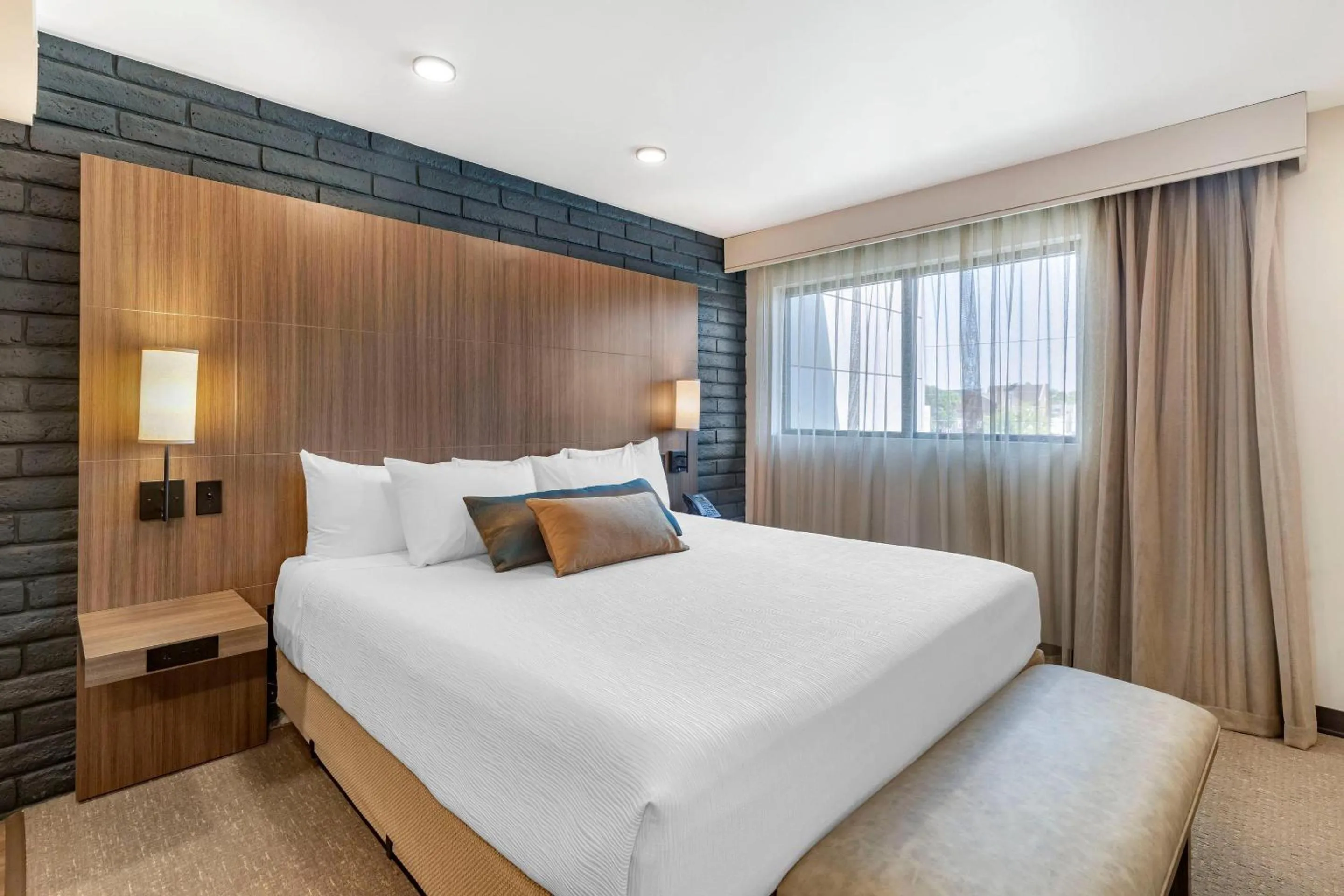 Bedroom, Bed in The Gibson Hotel Great Falls, an Ascend Collection Hotel