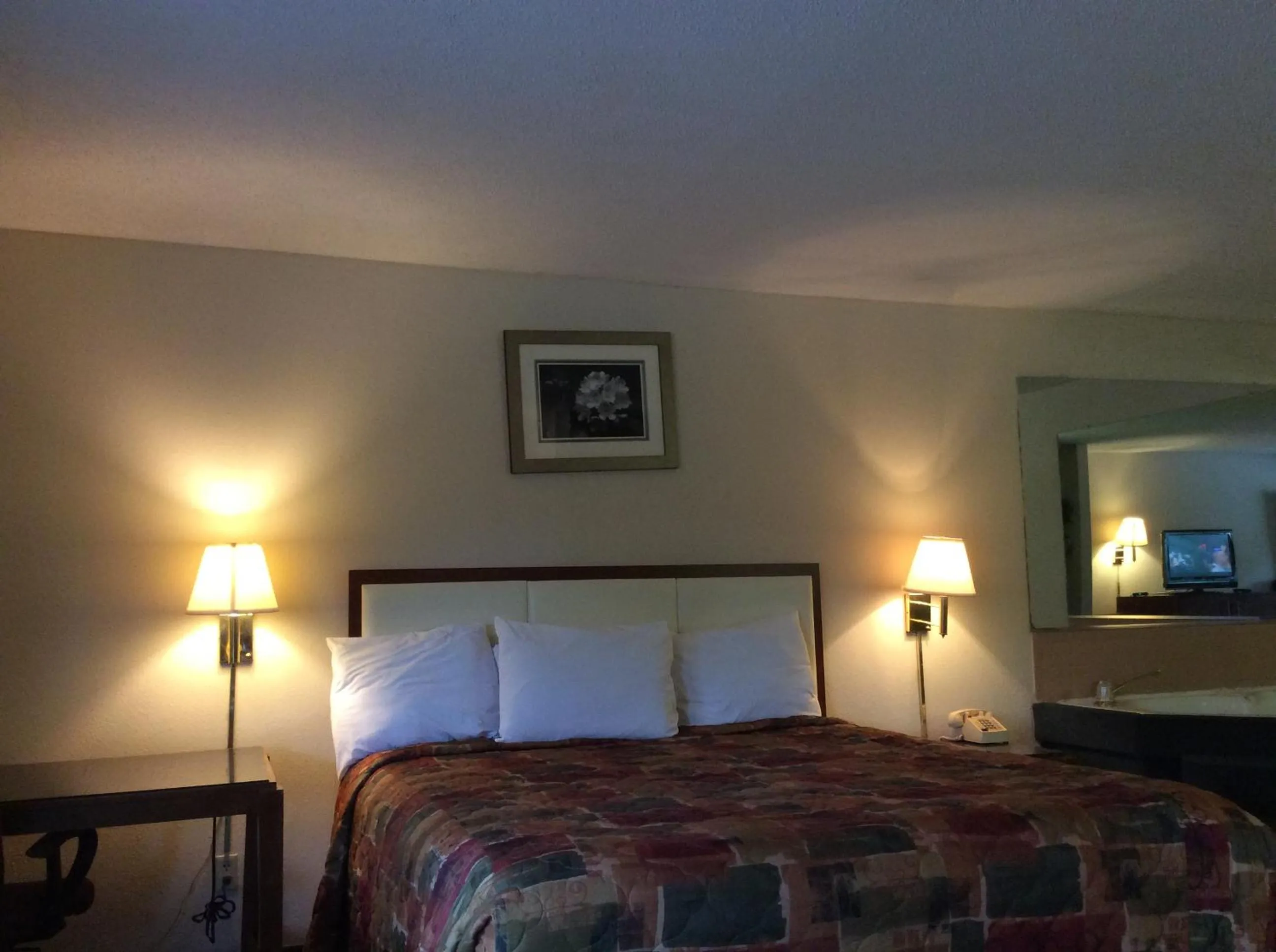 Bed in America's Best Inn - York