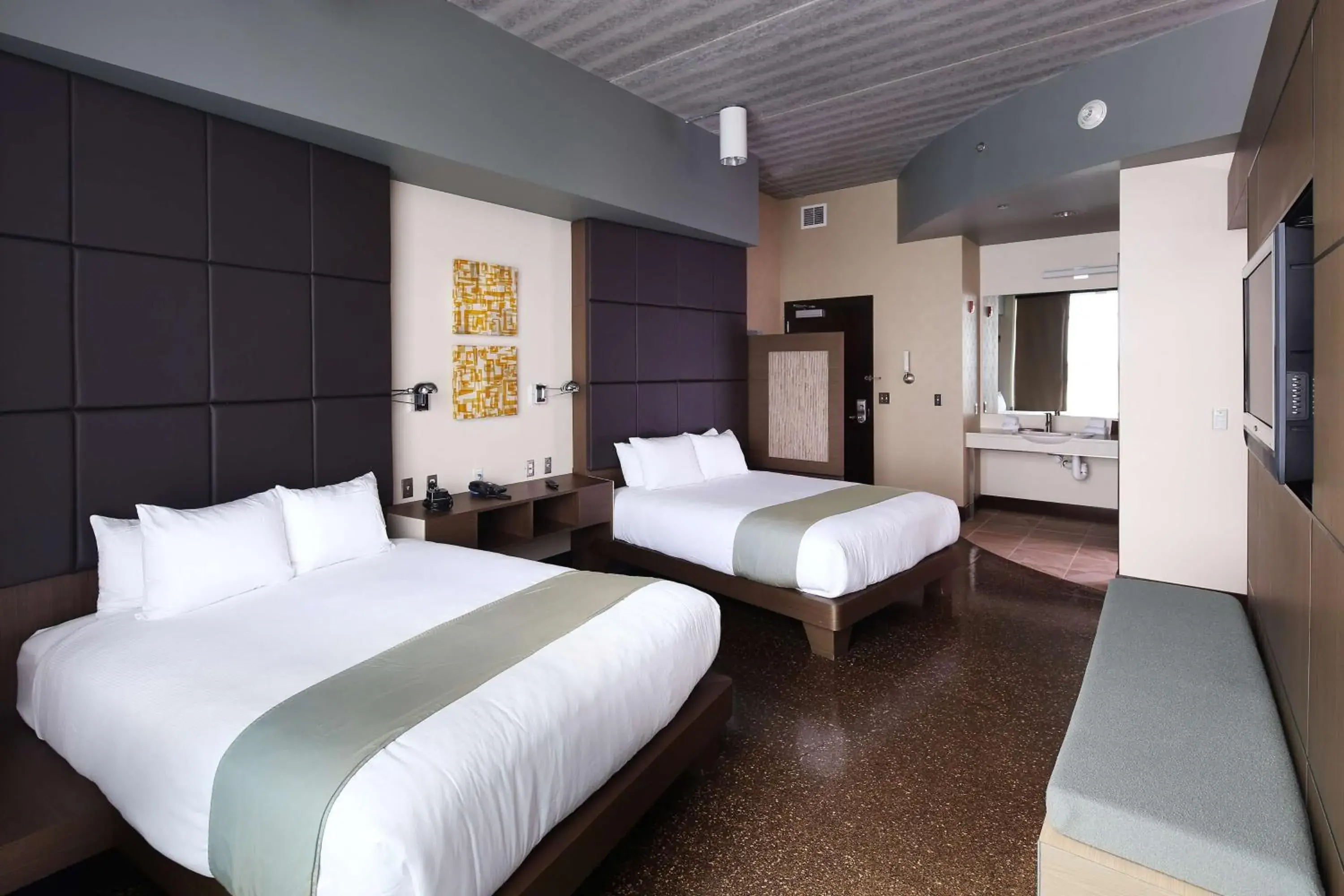 Bed in Tulyp, Tapestry Collection by Hilton Bed in Tulyp, Tapestry Collection by Hilton