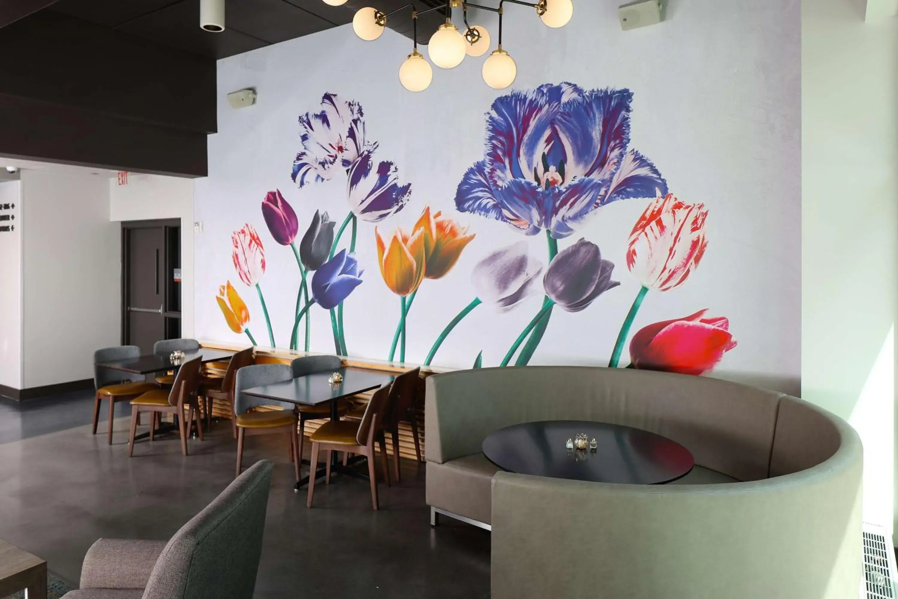 Restaurant/places to eat in Tulyp, Tapestry Collection by Hilton Restaurant/places to eat in Tulyp, Tapestry Collection by Hilton