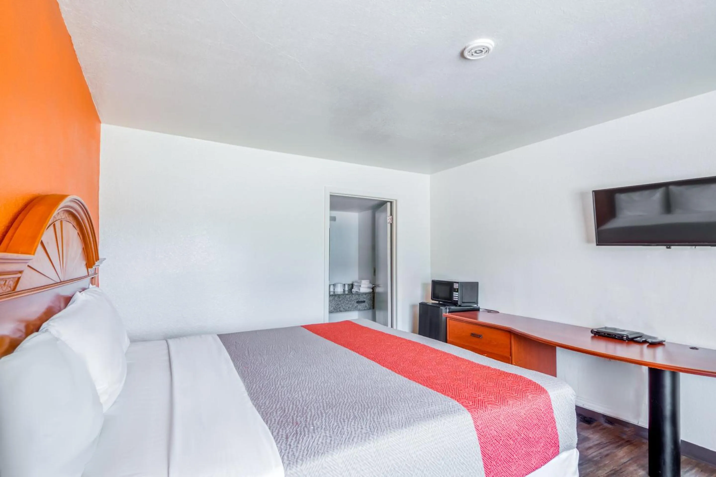 Bedroom, Bed in OYO Hotel Baton Rouge East I-12 Louisiana