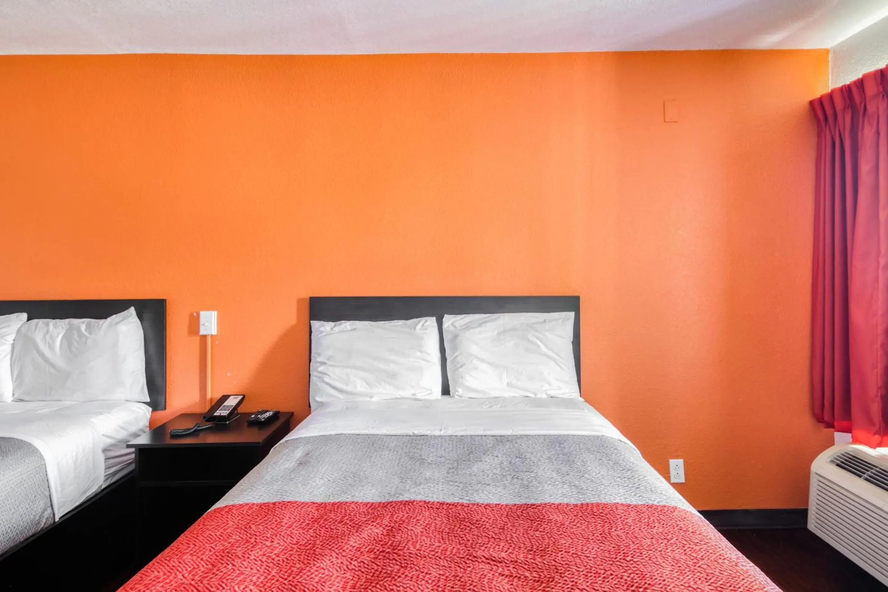 Bedroom, Bed in OYO Hotel Baton Rouge East I-12 Louisiana Bedroom, Bed in OYO Hotel Baton Rouge East I-12 Louisiana