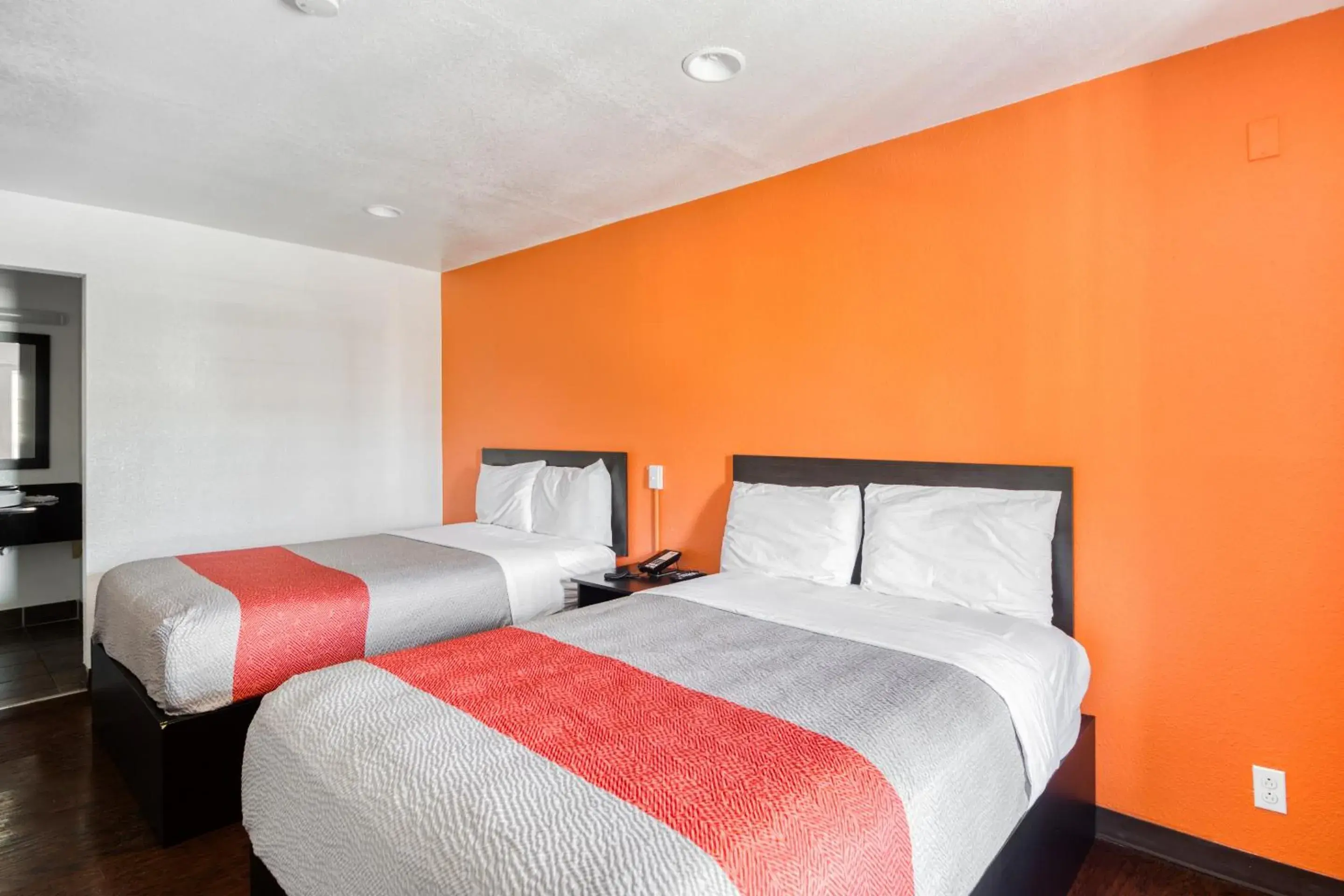 2 Full Bed in OYO Hotel Baton Rouge East I-12 Louisiana 2 Full Bed in OYO Hotel Baton Rouge East I-12 Louisiana