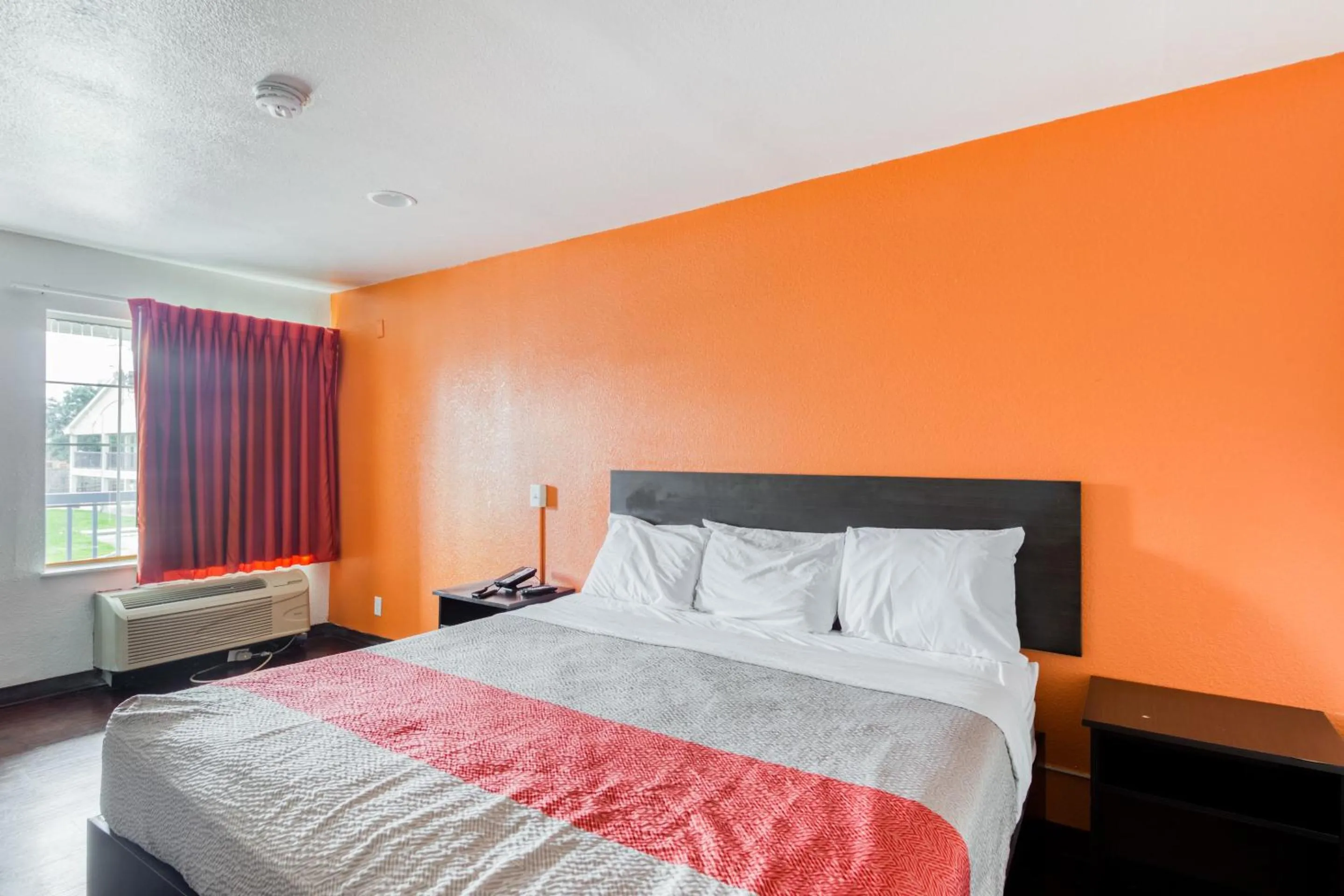 Bedroom, Bed in OYO Hotel Baton Rouge East I-12 Louisiana