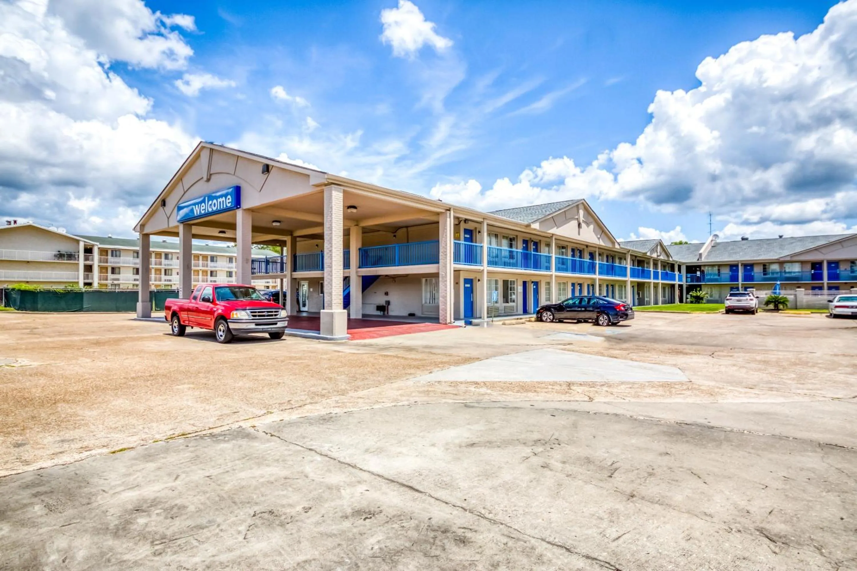 Facade/entrance in OYO Hotel Baton Rouge East I-12 Louisiana