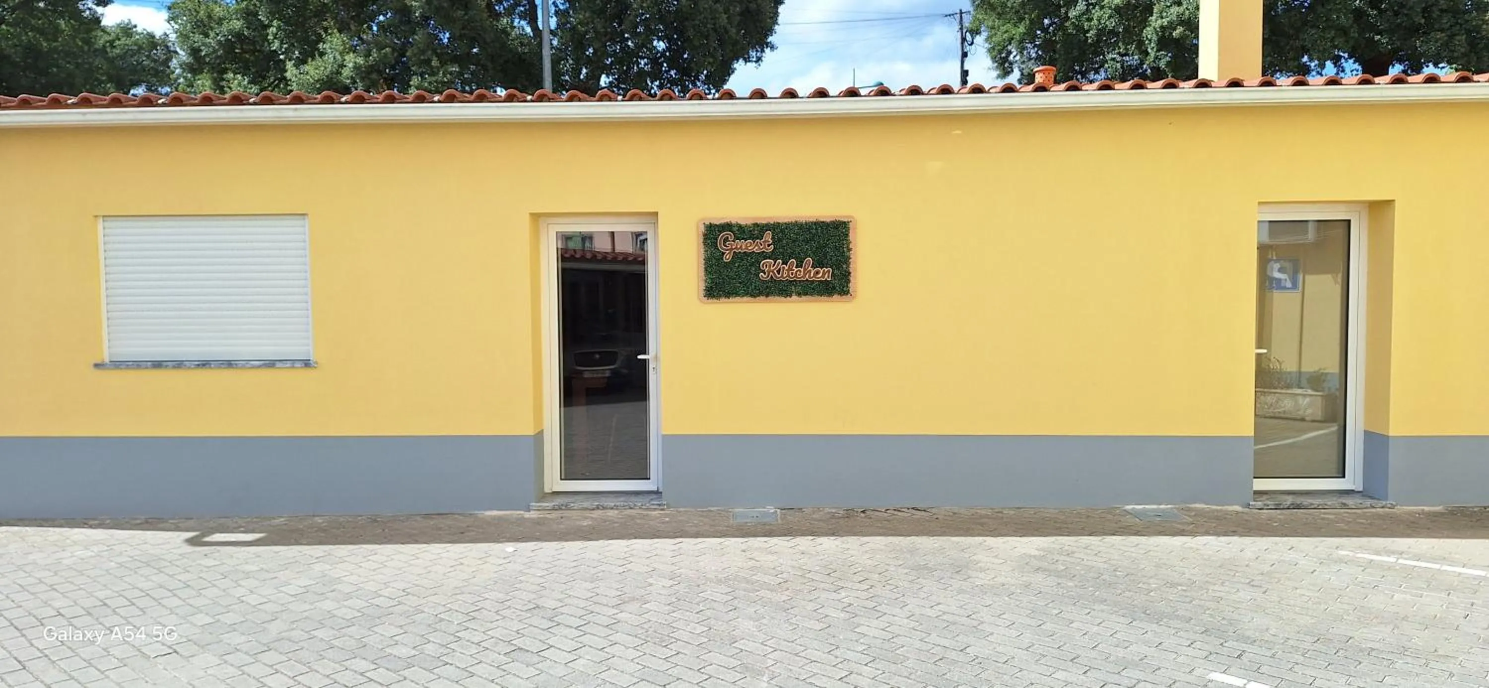 Communal kitchen in Hotel Rota Malhoa