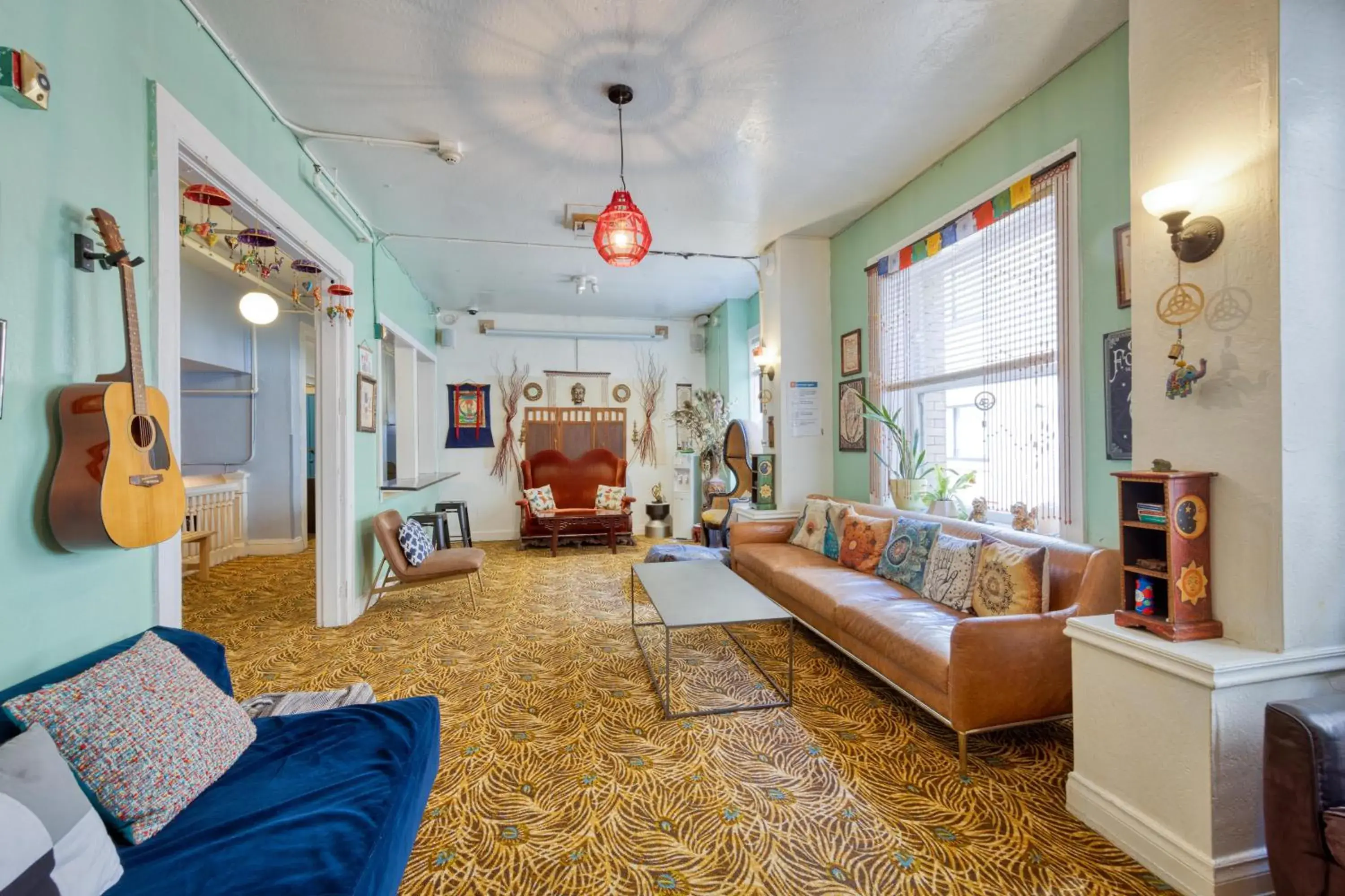 Living room in HI San Francisco Downtown Hostel Living room in HI San Francisco Downtown Hostel