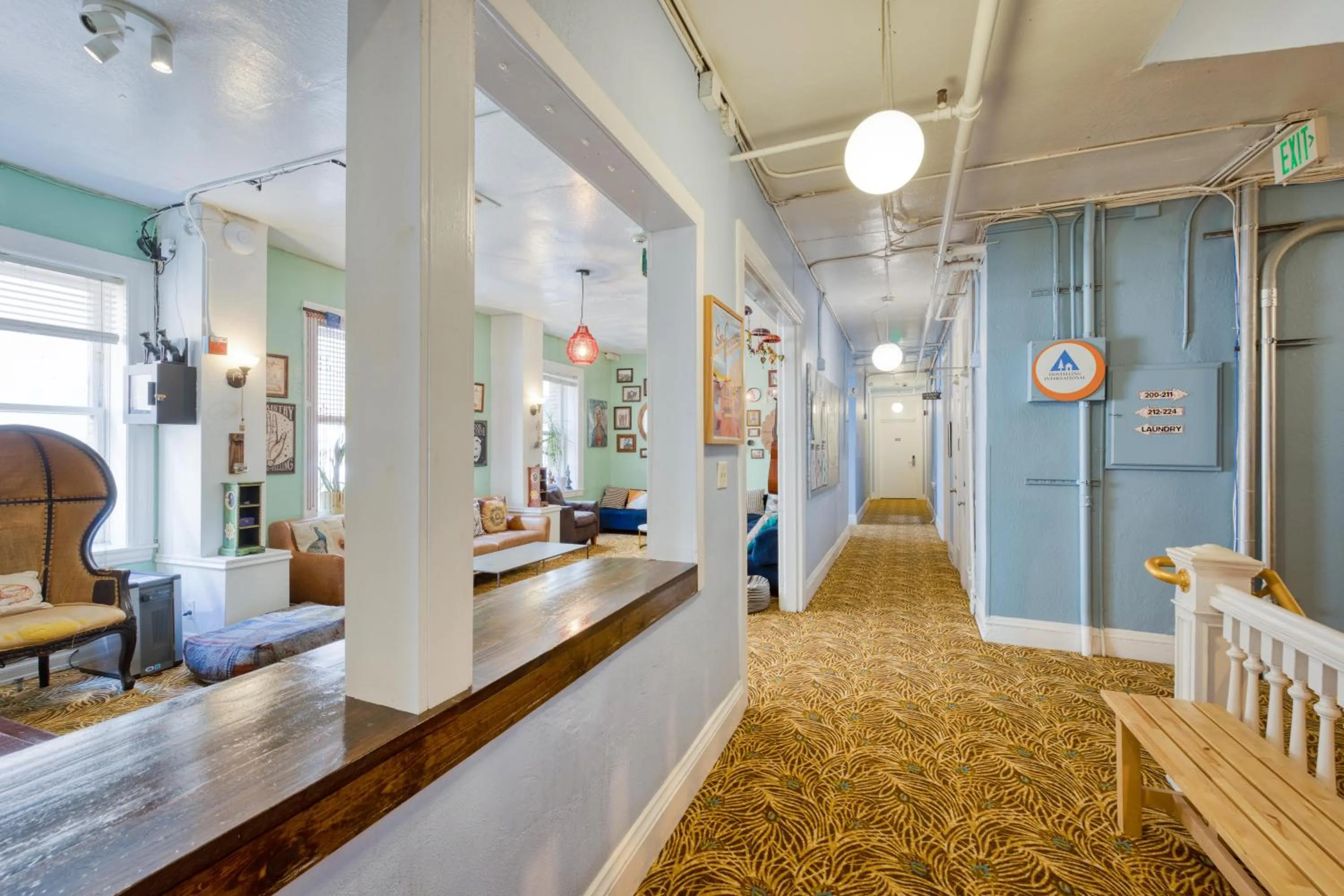 Living room in HI San Francisco Downtown Hostel