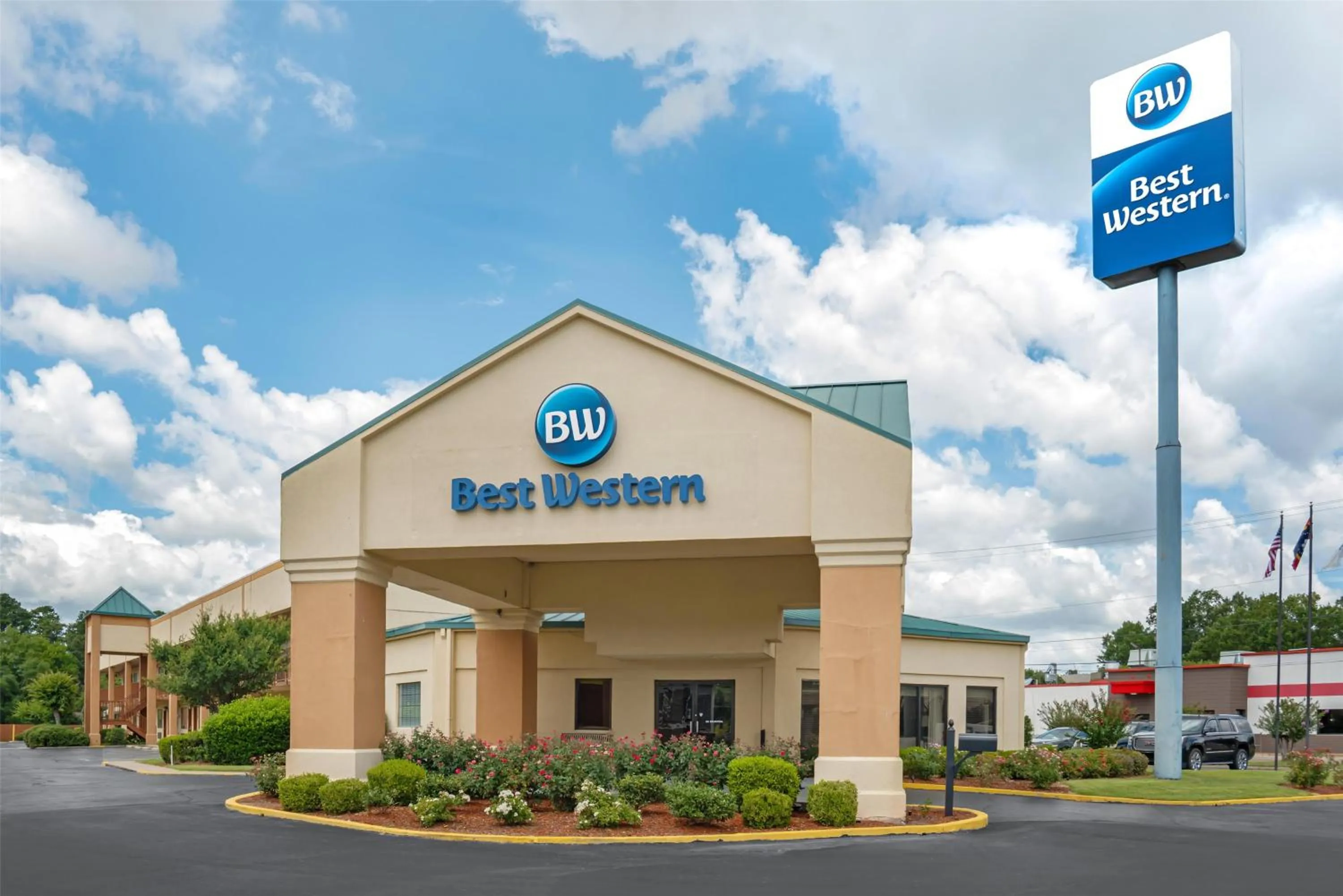 Property building in Best Western Airport Inn