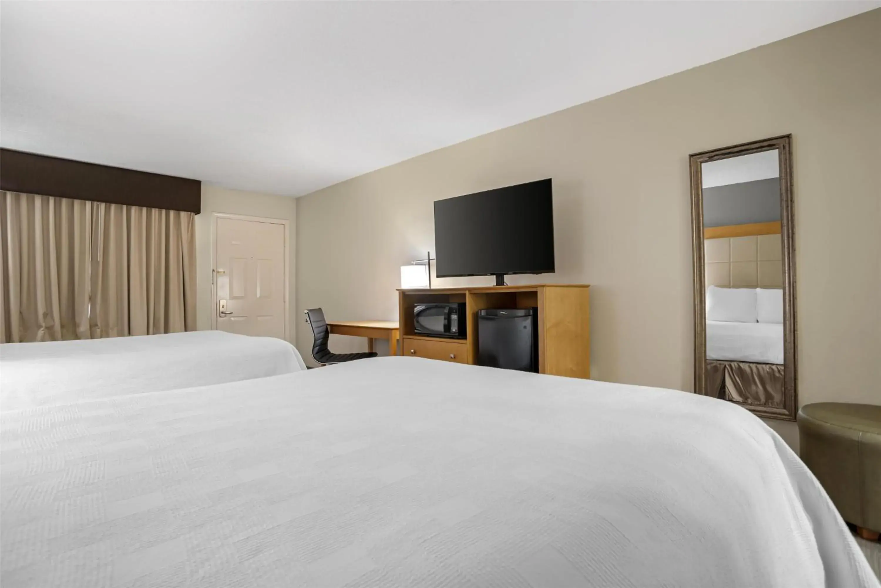 Bedroom, Bed in Best Western Airport Inn Bedroom, Bed in Best Western Airport Inn