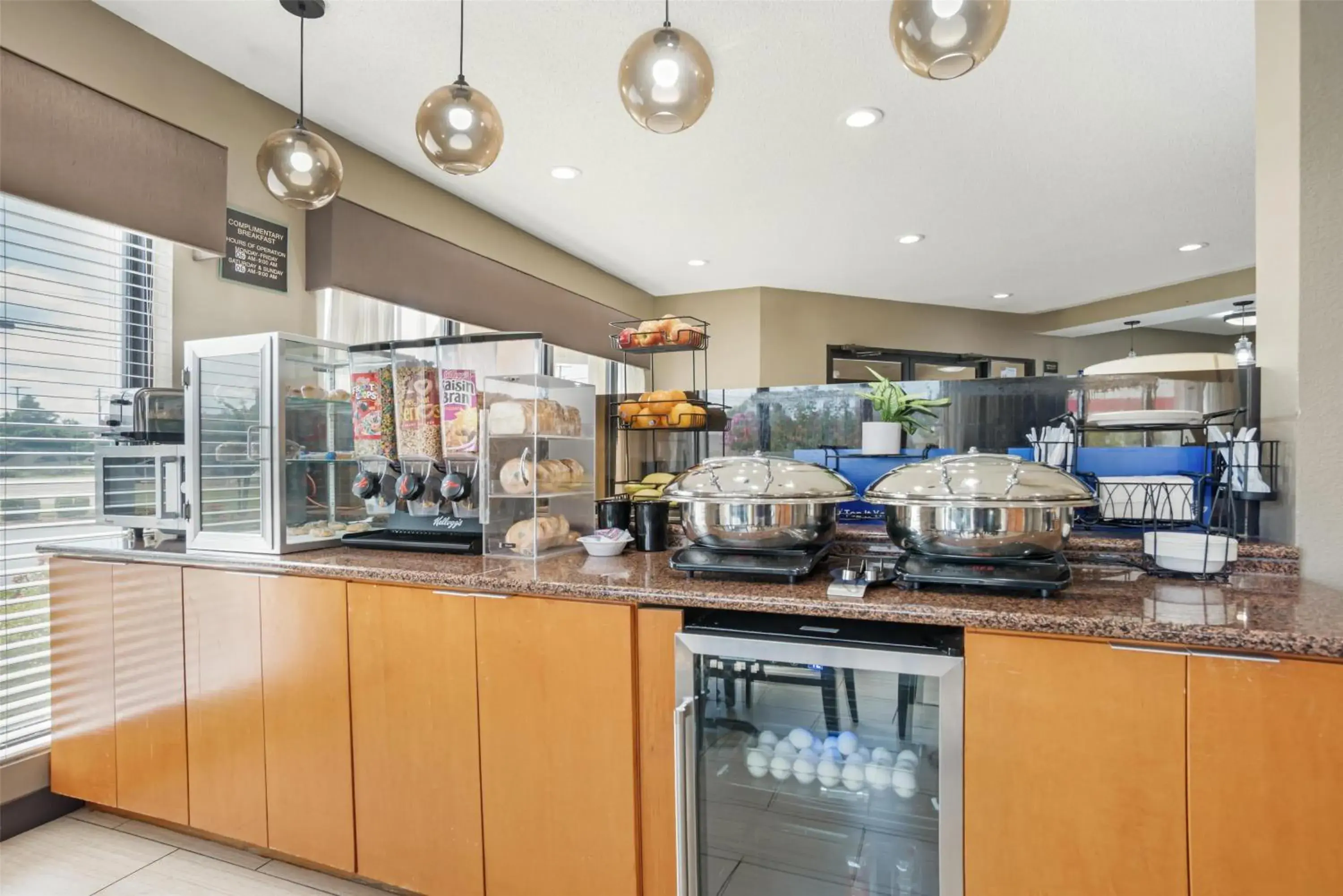 Breakfast in Best Western Airport Inn Breakfast in Best Western Airport Inn